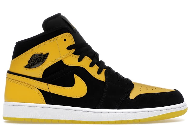 https://res.cloudinary.com/dlqdbsx2k/image/upload/v1780774872/Air-Jordan-1-Mid-New-Love-2025-Product_b66iq3.jpg