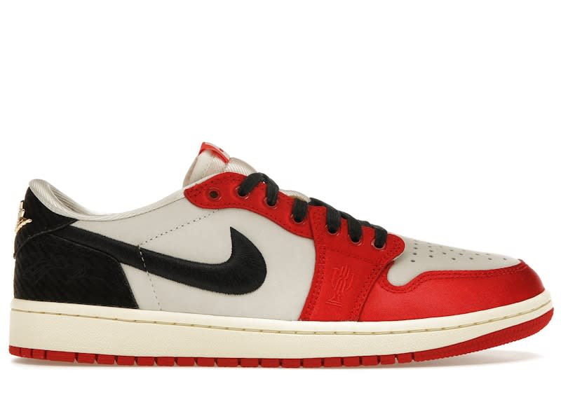 https://res.cloudinary.com/dlqdbsx2k/image/upload/v1781276544/Air-Jordan-1-Retro-Low-OG-Trophy-Room-Away-Product_t9u0fr.jpg