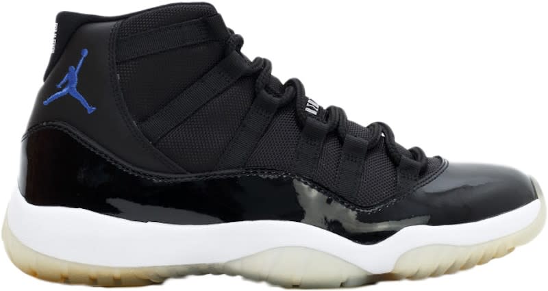 https://res.cloudinary.com/dlqdbsx2k/image/upload/v1777320600/Air-Jordan-11-Retro-Space-Jams-2009-GS_zsmyqe.jpg