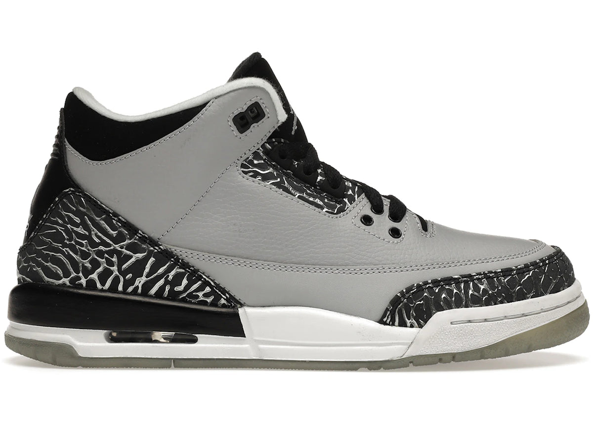 https://images.stockx.com/images/Air-Jordan-3-Retro-Wolf-Grey-GS-Product.jpg?fit=fill&bg=FFFFFF&w=700&h=500&fm=webp&auto=compress&q=90&dpr=2&trim=color&updated_at=1738193358