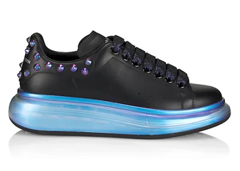 SP10280 Alexander McQueen Oversized Iridescent Black Pearl