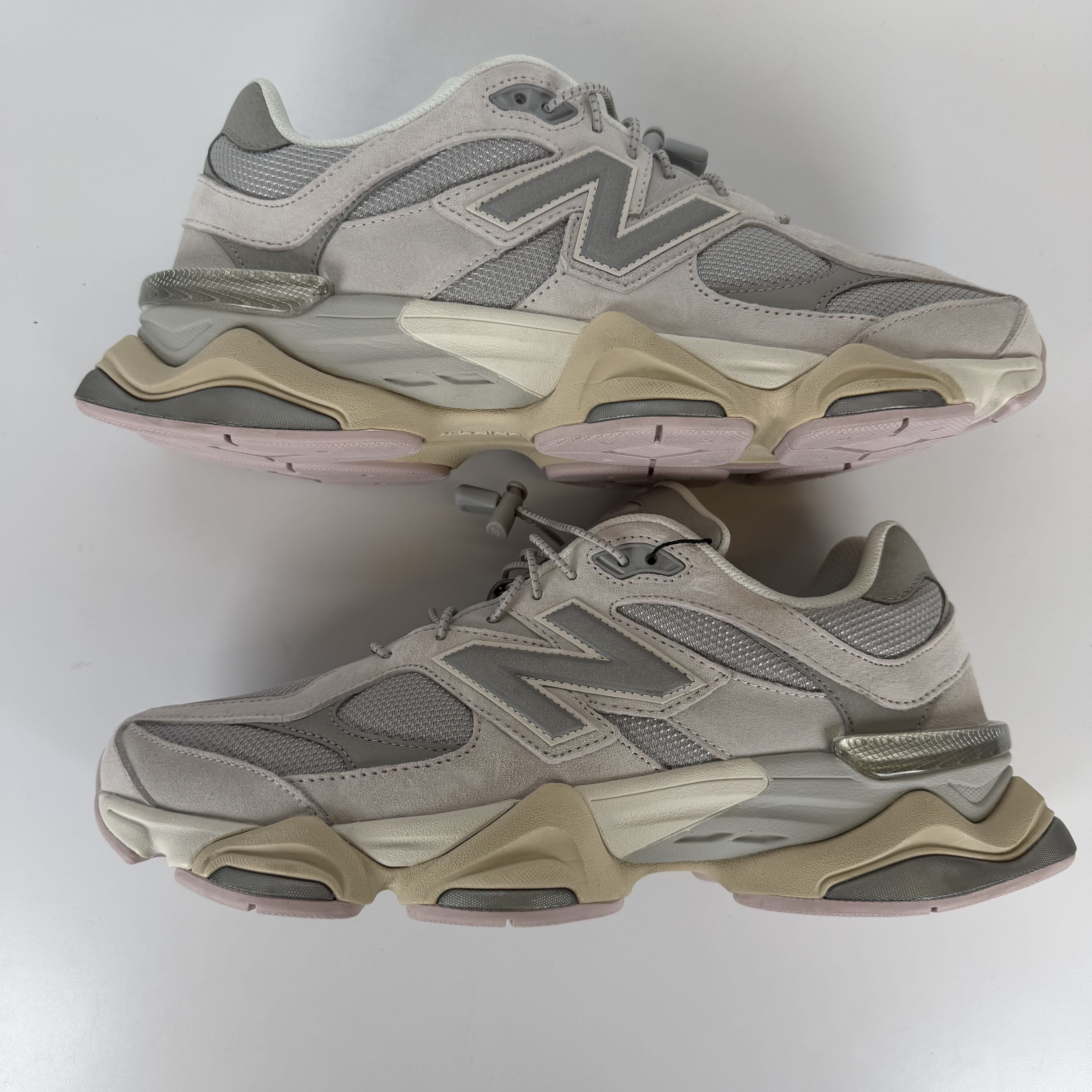 SP2674 New Balance 9060 Grey Lilac