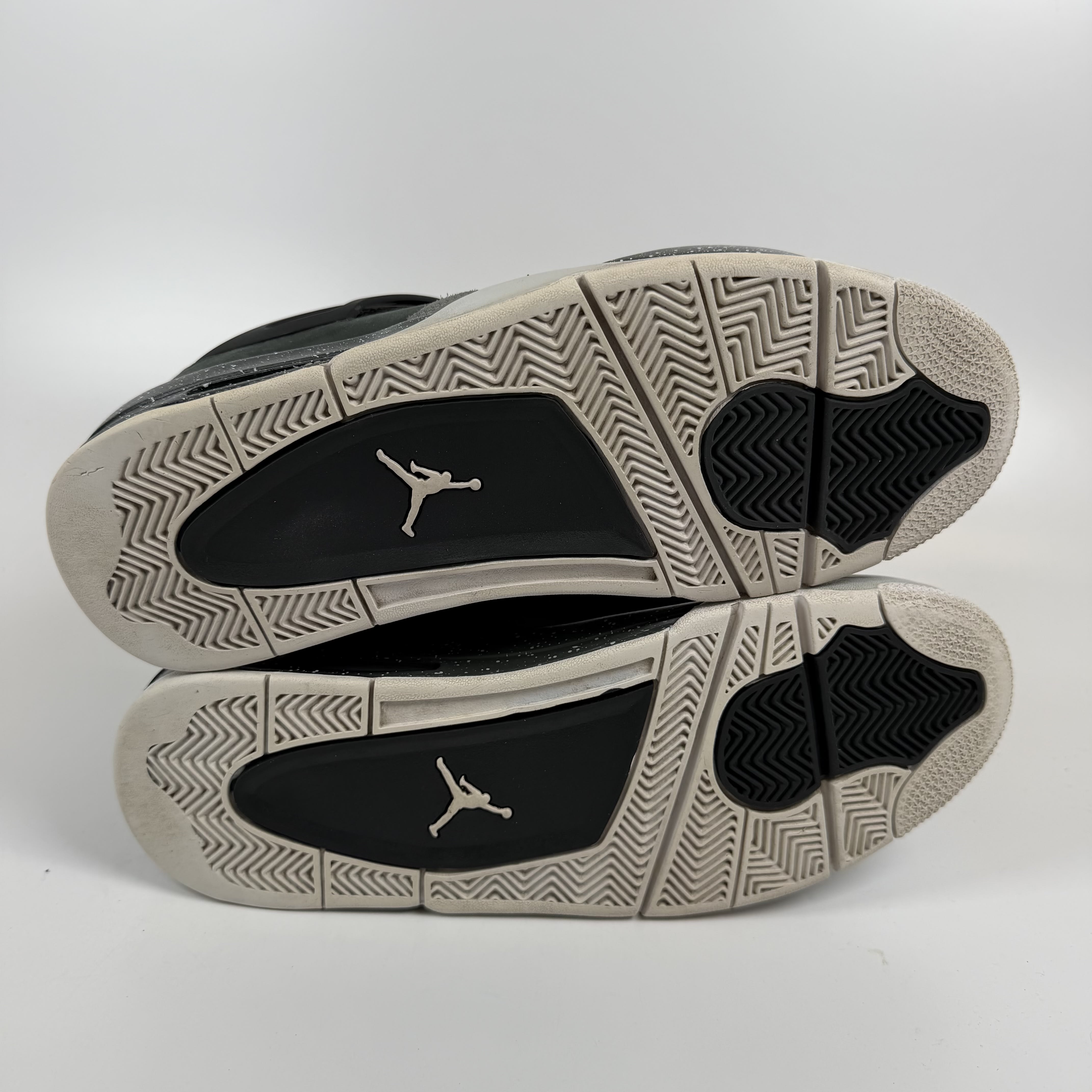 SP6369 Jordan 4 Retro Fear (2024)