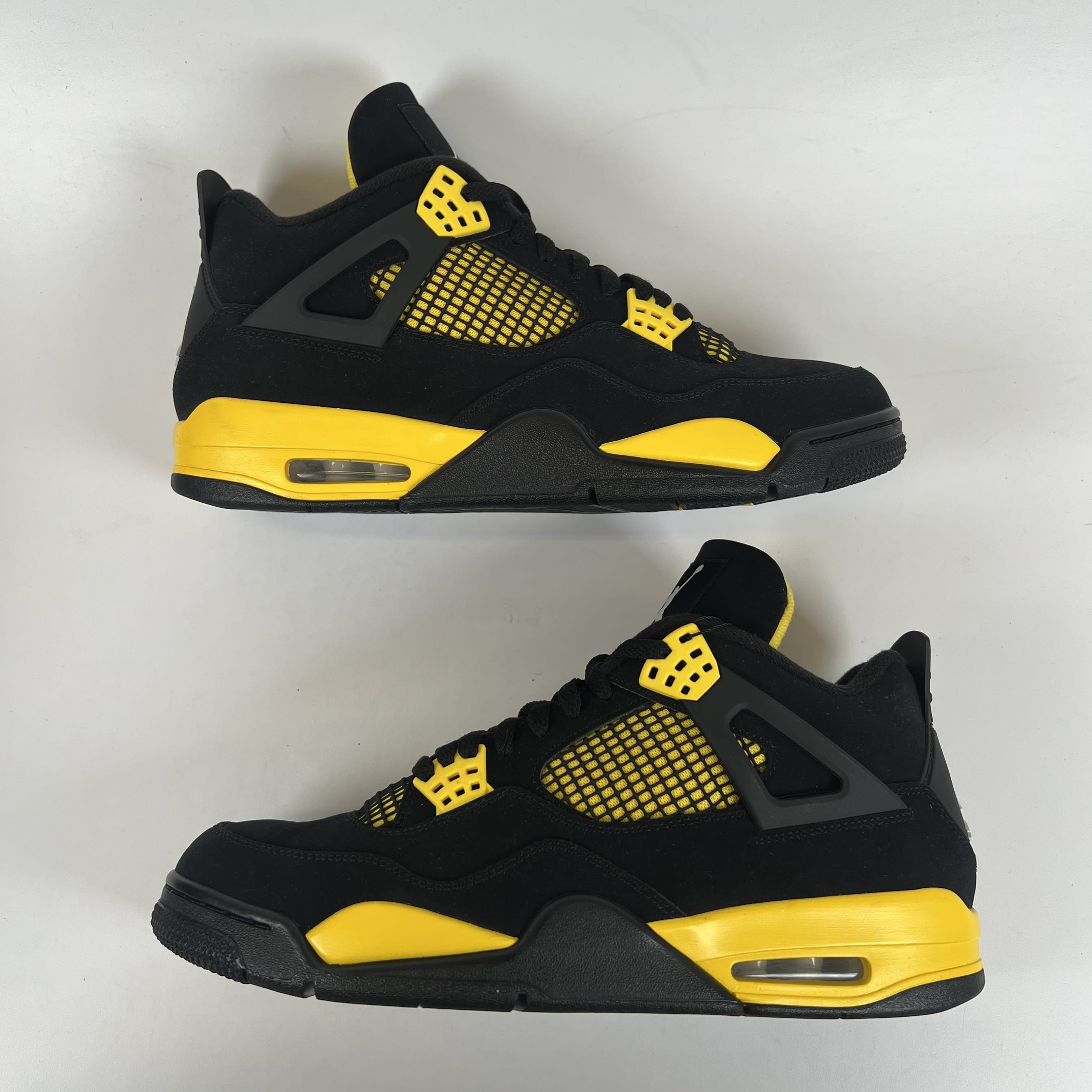 SP10953 Jordan 4 Retro Thunder (2023)