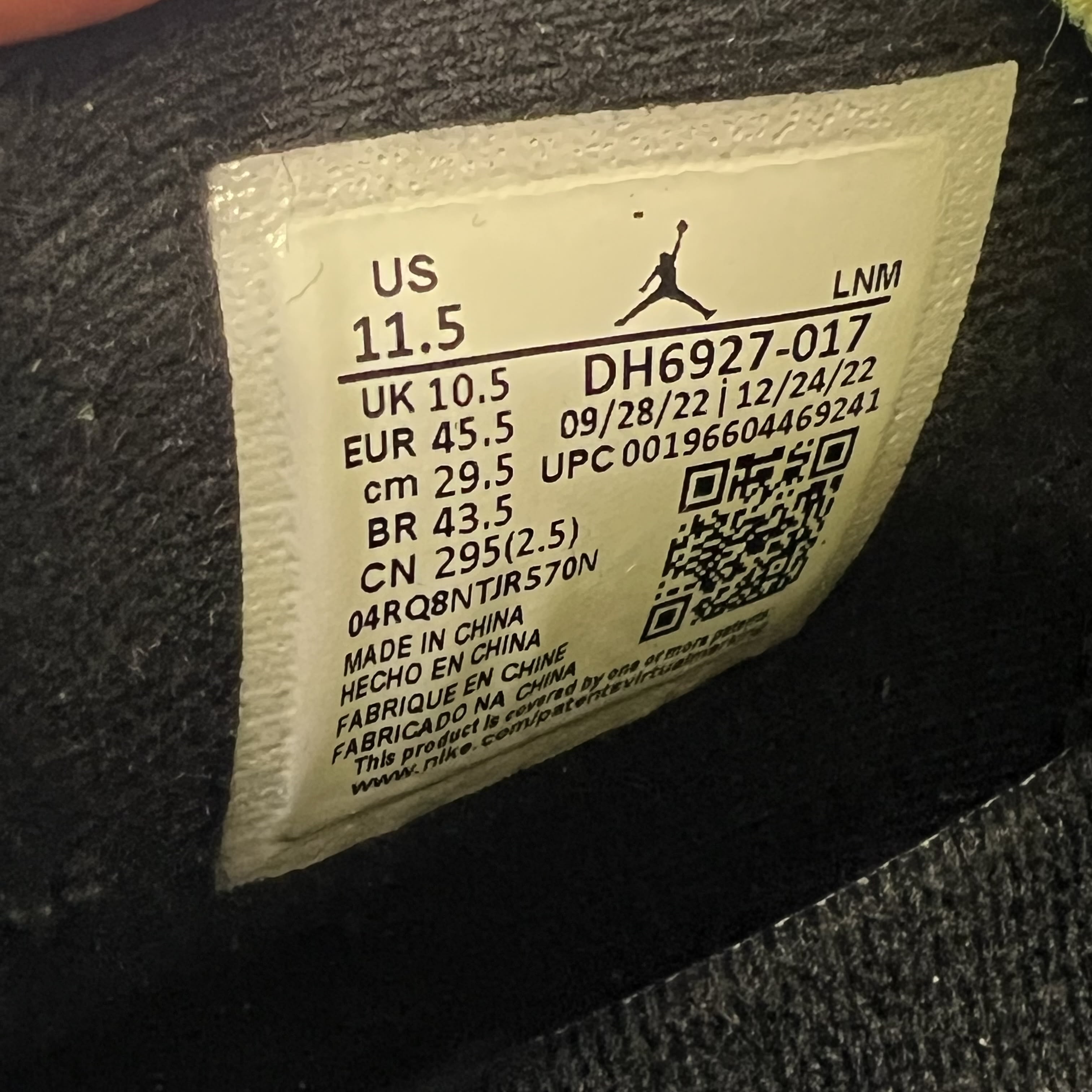 SP10953 Jordan 4 Retro Thunder (2023)