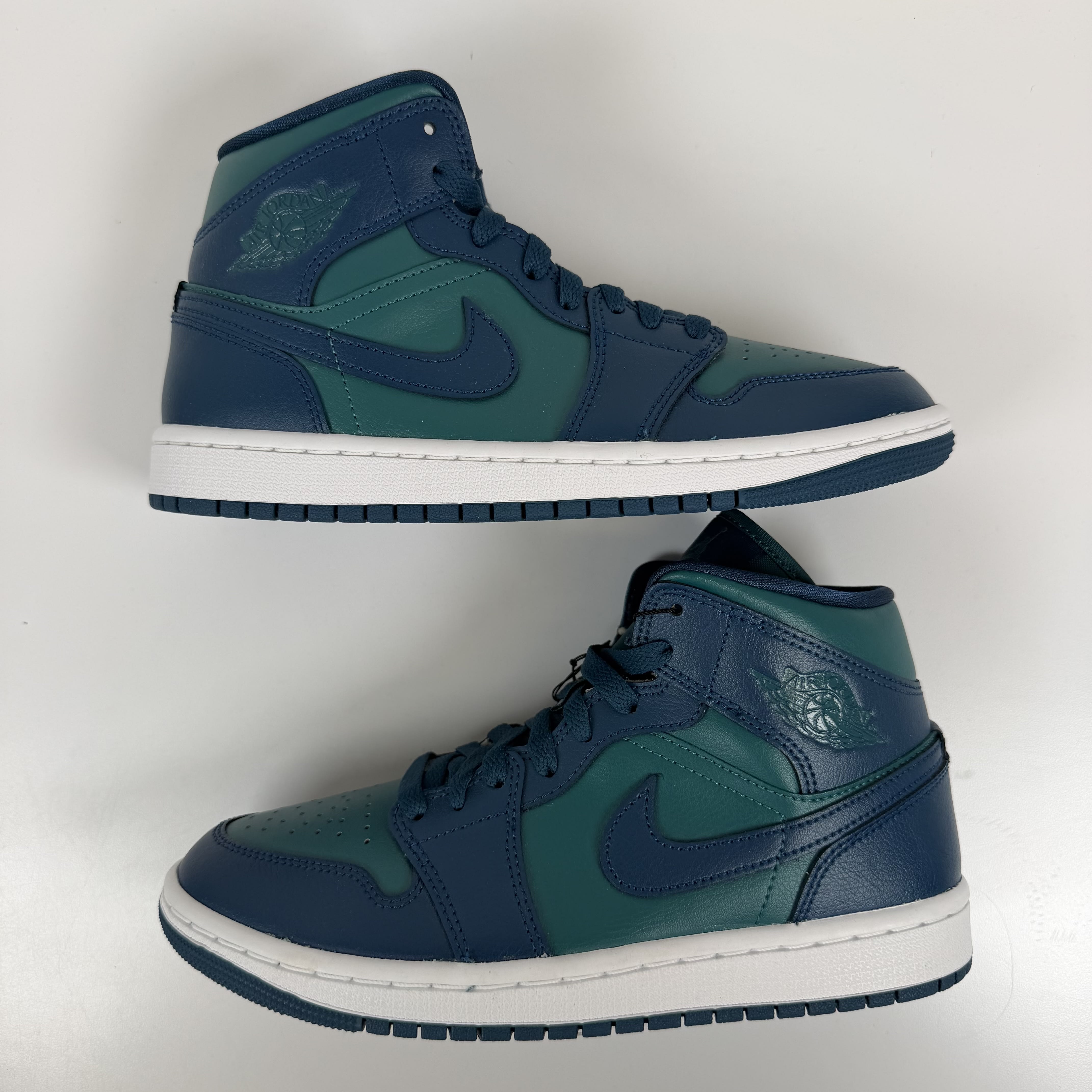 269300 Jordan 1 Mid Teal French Blue (Women's)