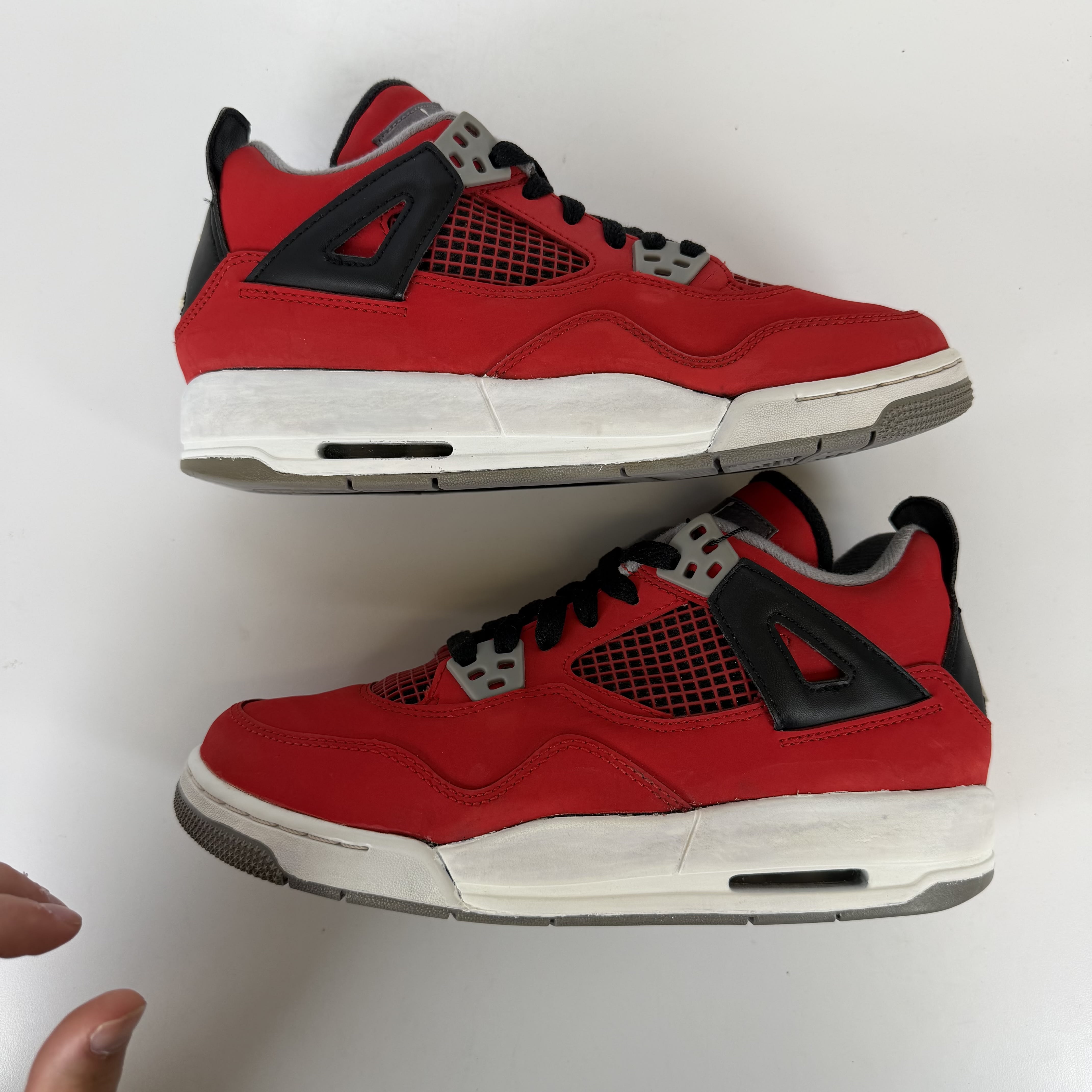 SP2843 Jordan 4 Retro Toro Bravo (GS)