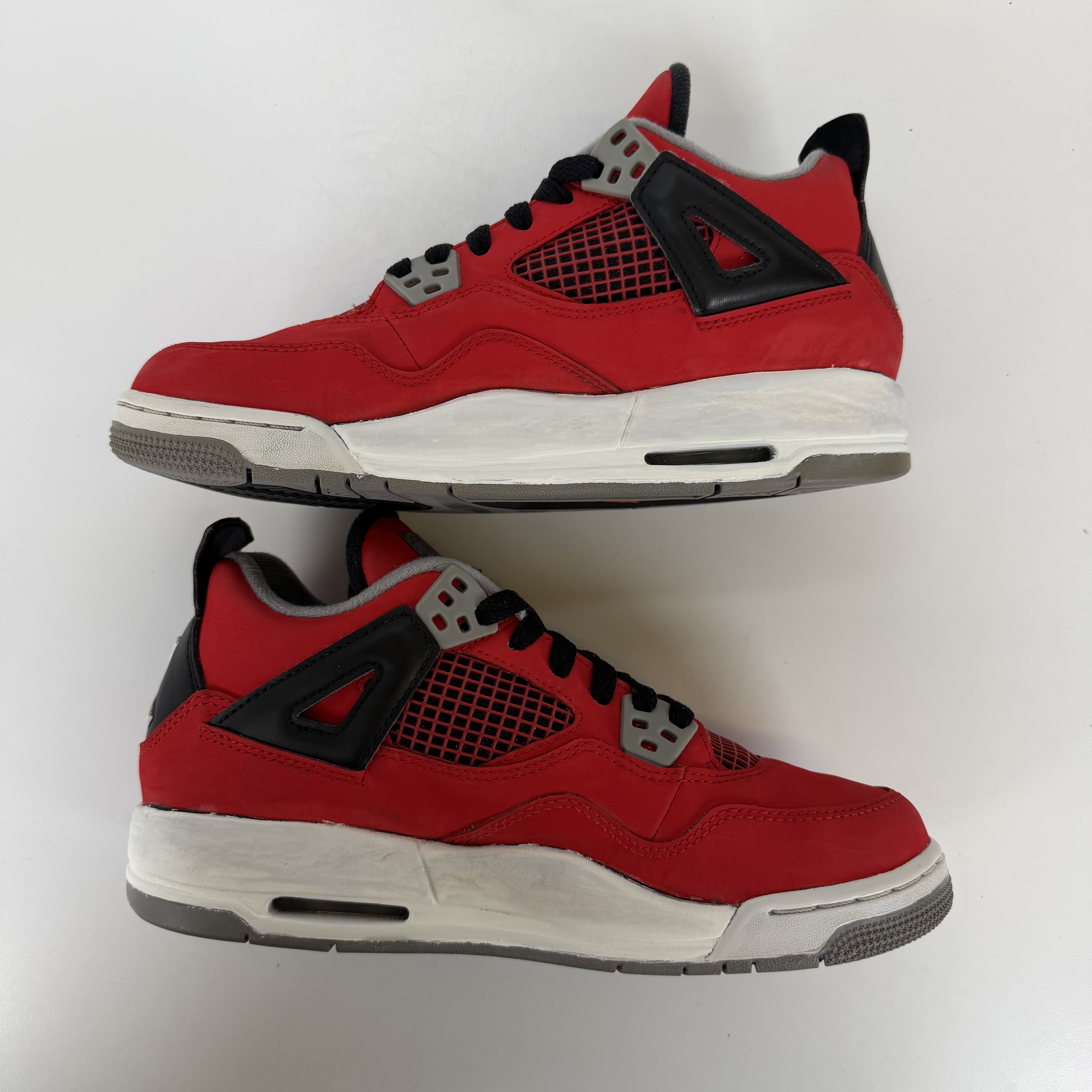 SP2843 Jordan 4 Retro Toro Bravo (GS)