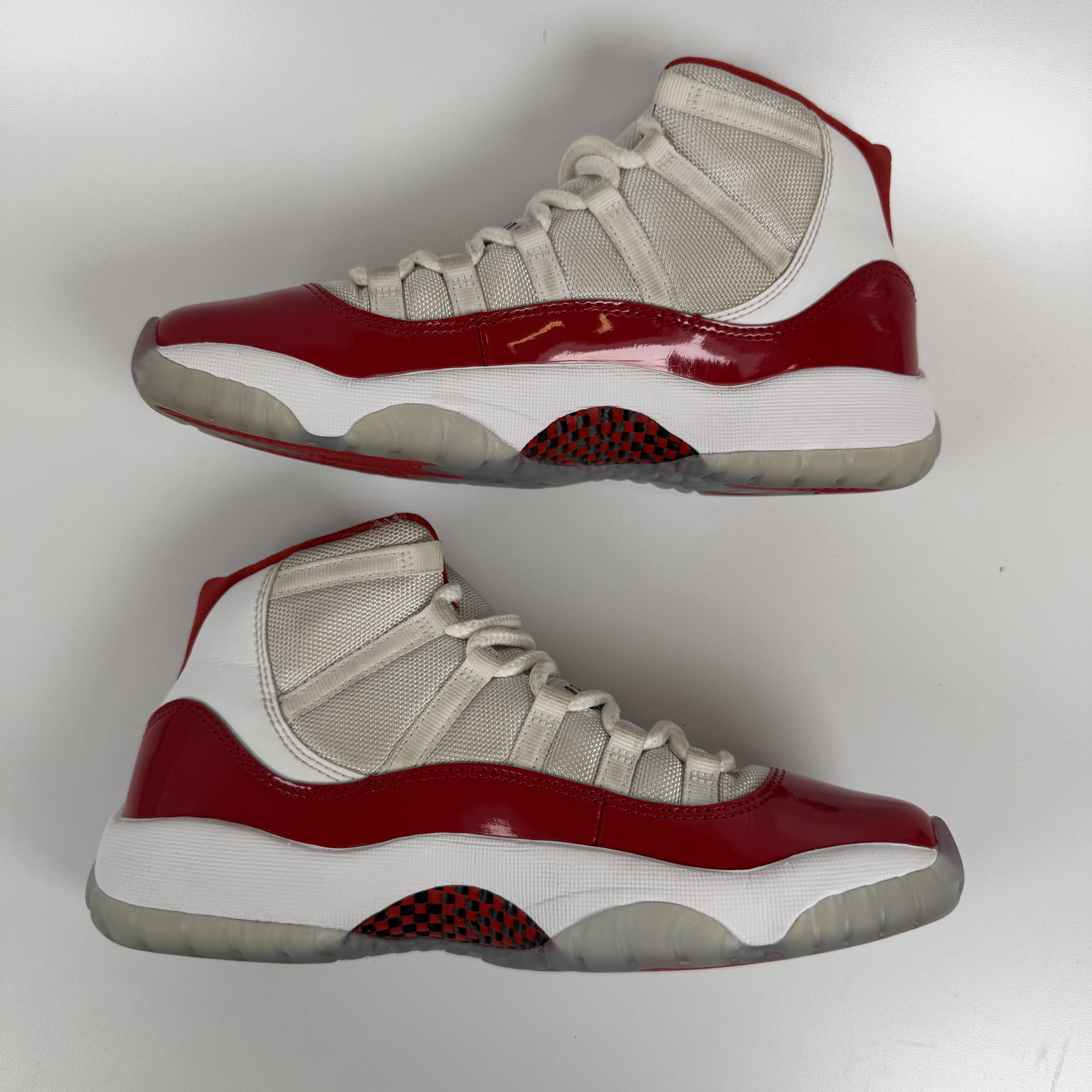 646894 Jordan 11 Retro Cherry (2022) (GS)