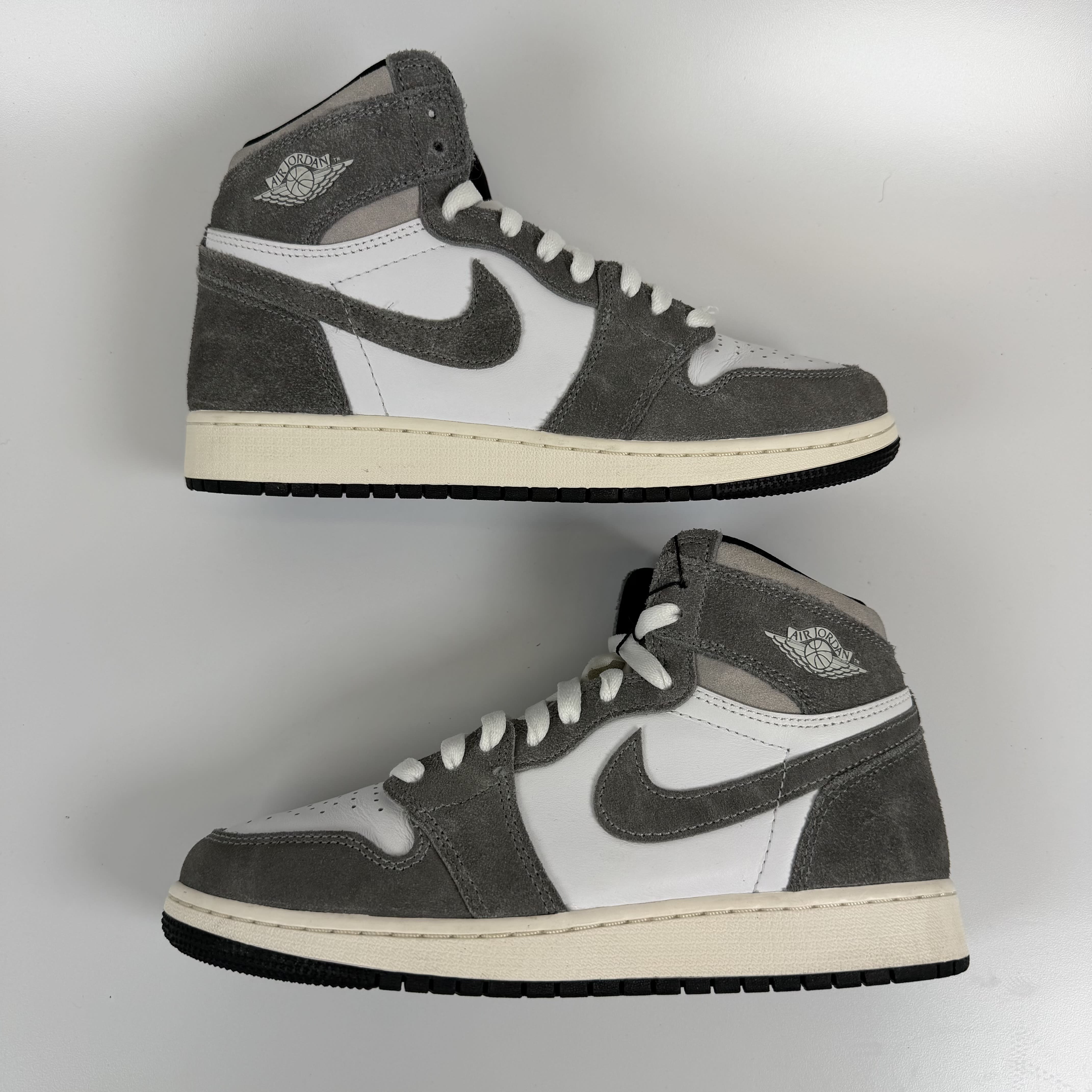 568321 Jordan 1 Retro High OG Washed Black (GS)