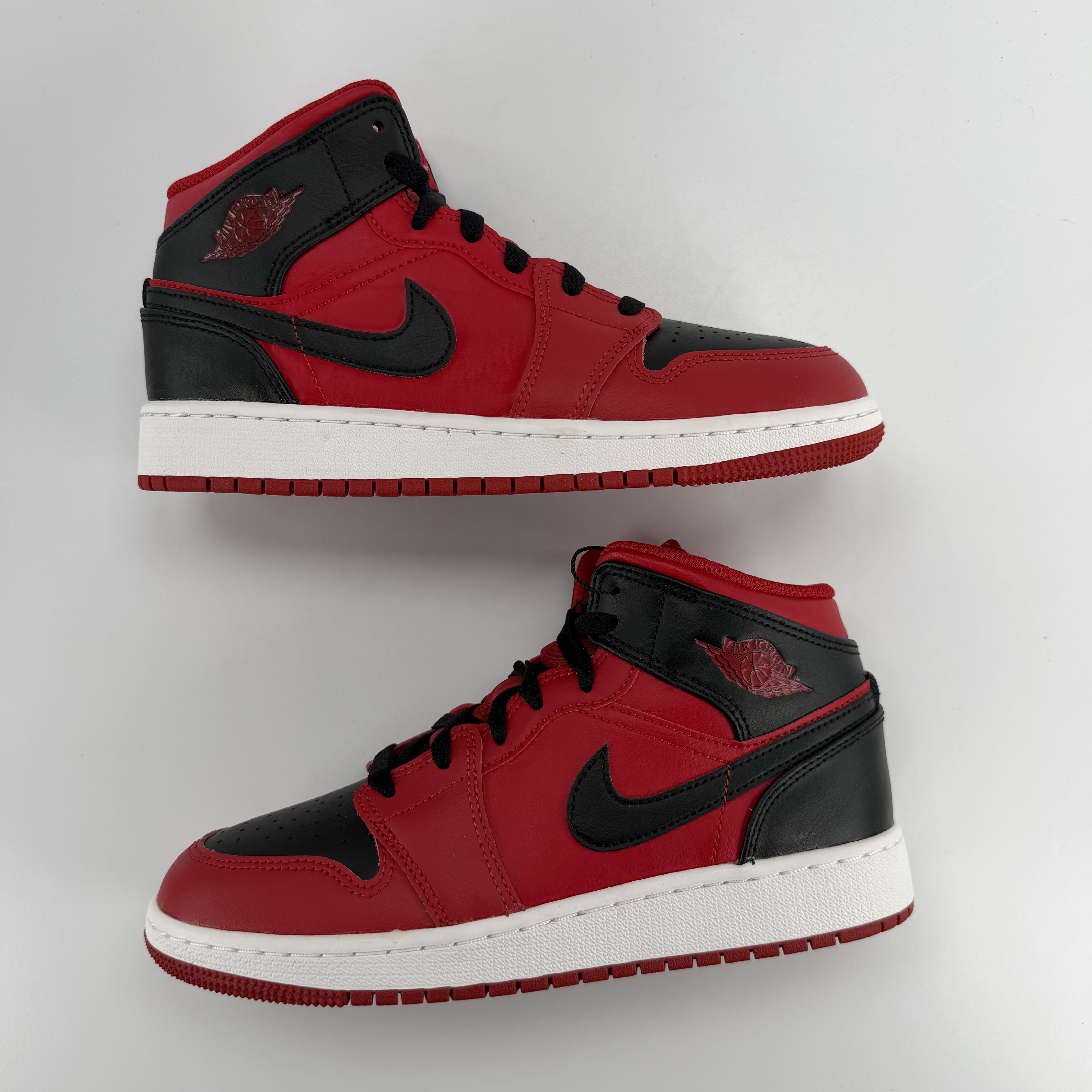 587723 Air Jordan 1 Mid GS 'Reverse Bred'
