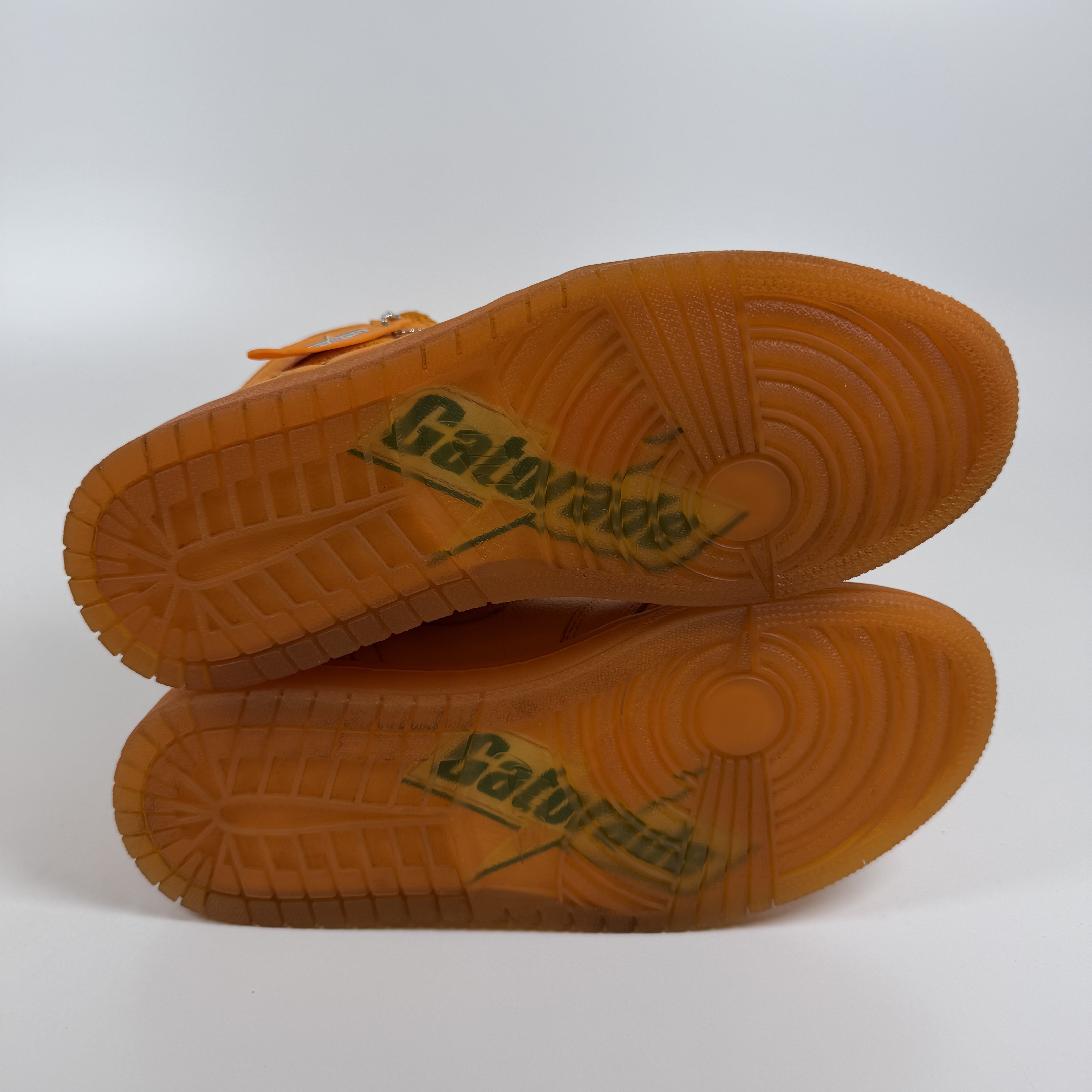 677292 Air Jordan 1 Retro High OG G8RD 'Orange Peel'