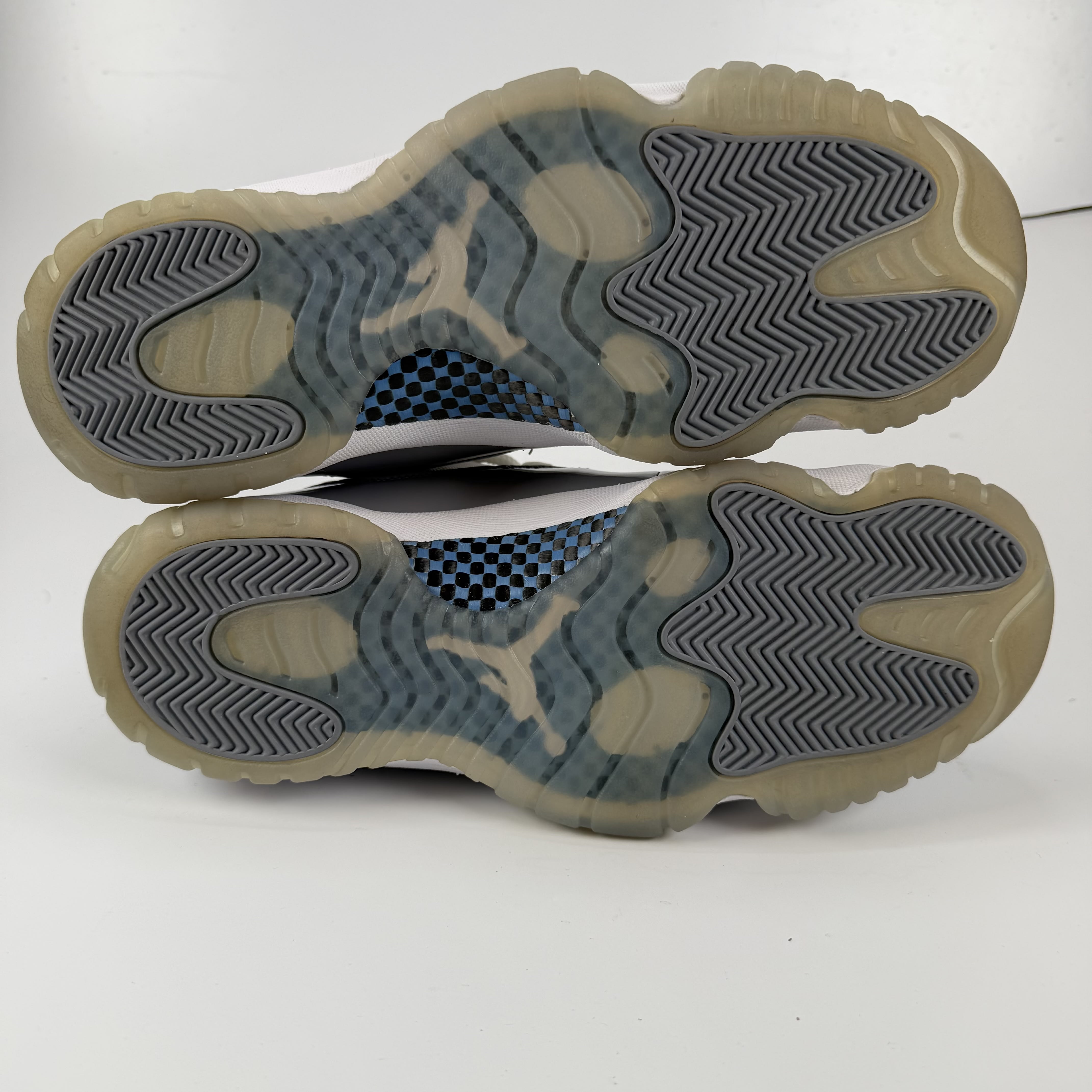 680250 Air Jordan 11 Retro Low 'Cement Grey'