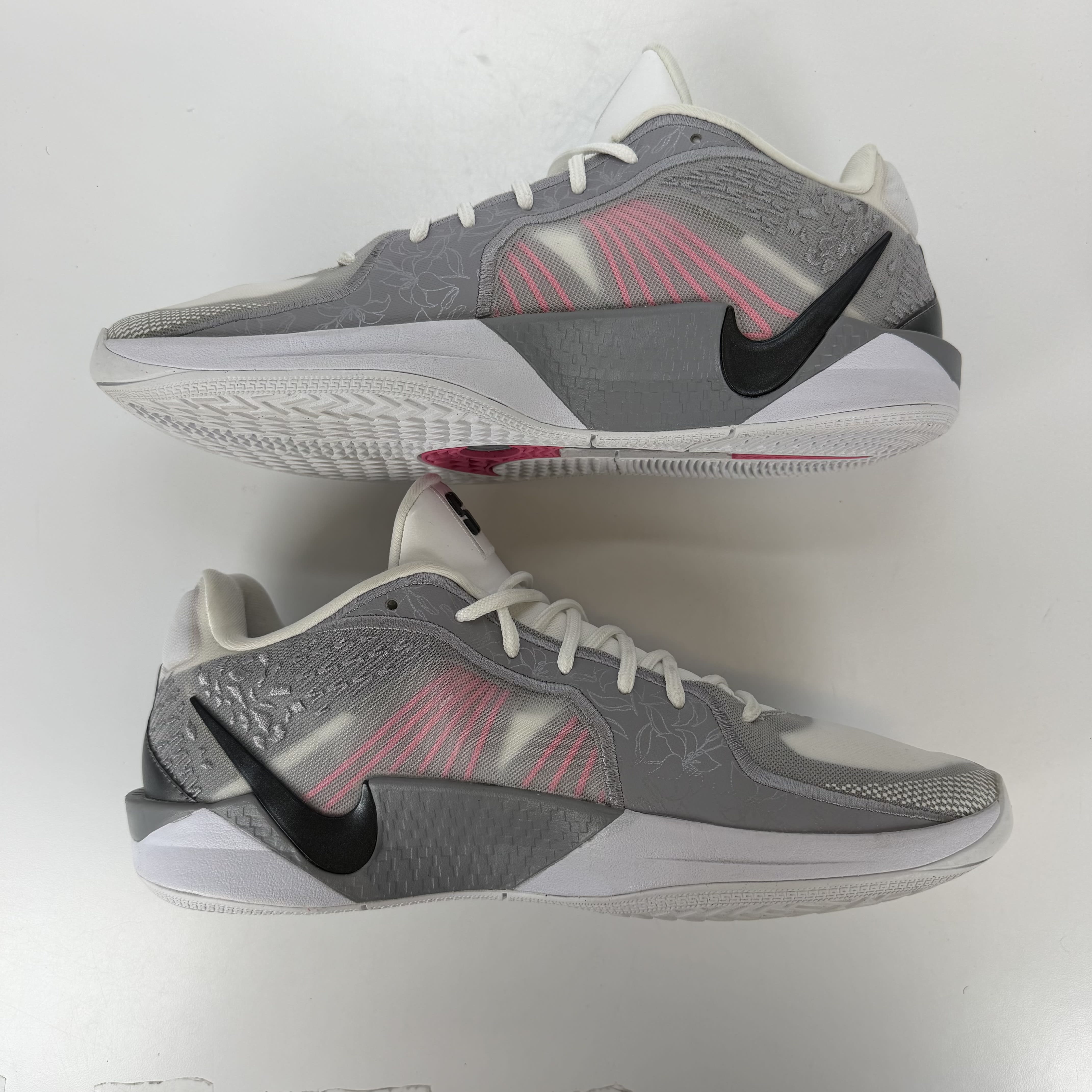 SP2875 Nike Sabrina 2 Lily (Women's)