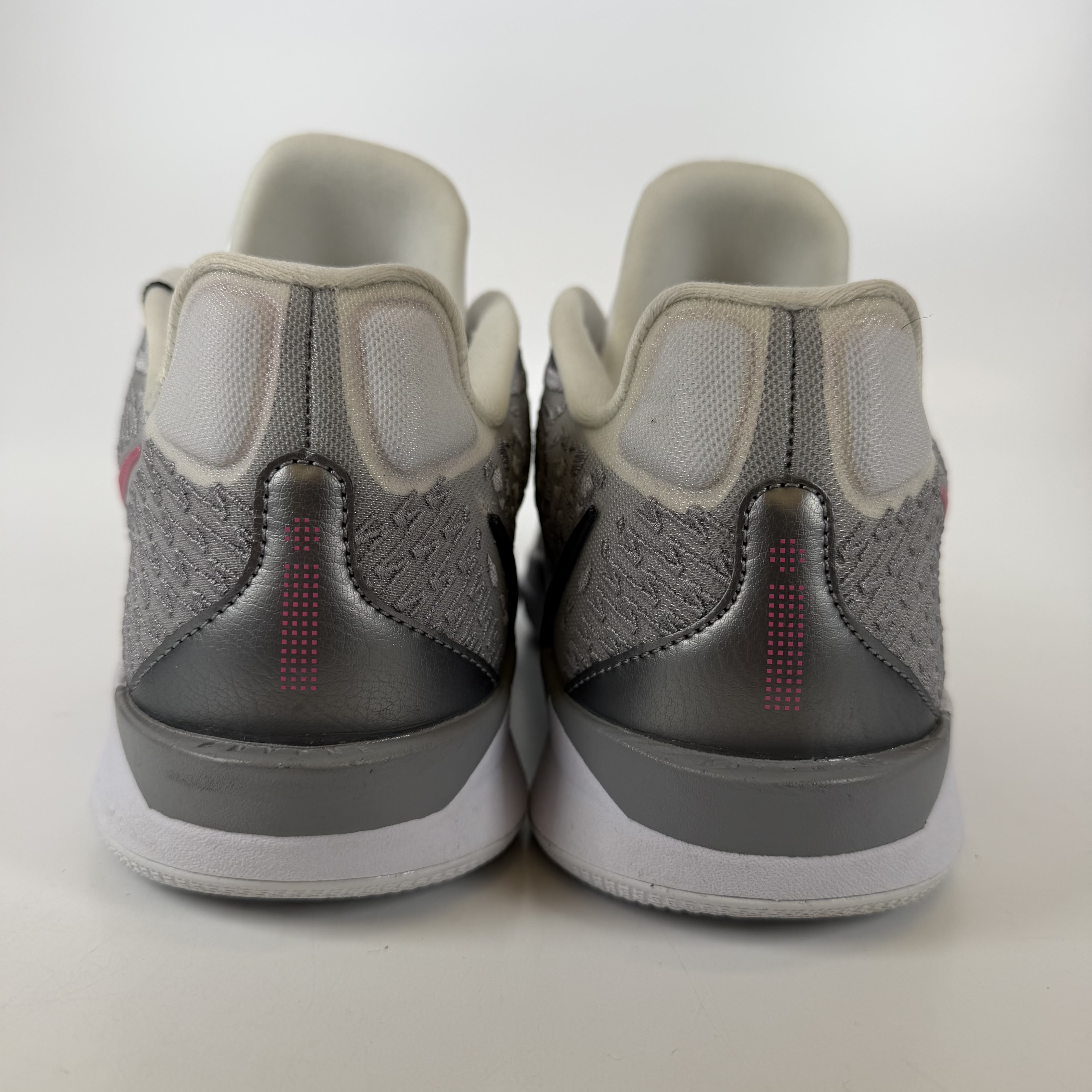 SP2875 Nike Sabrina 2 Lily (Women's)