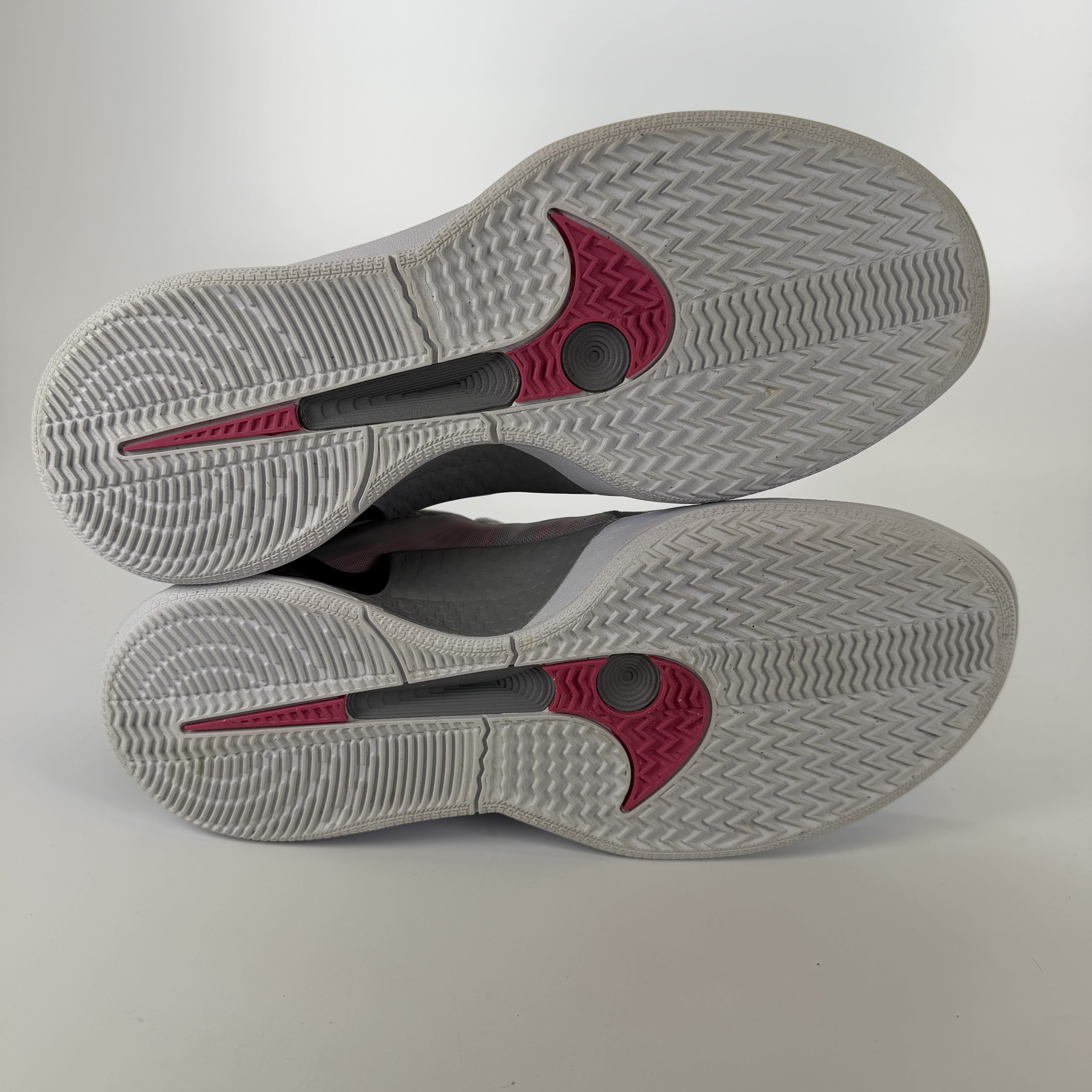 SP2875 Nike Sabrina 2 Lily (Women's)