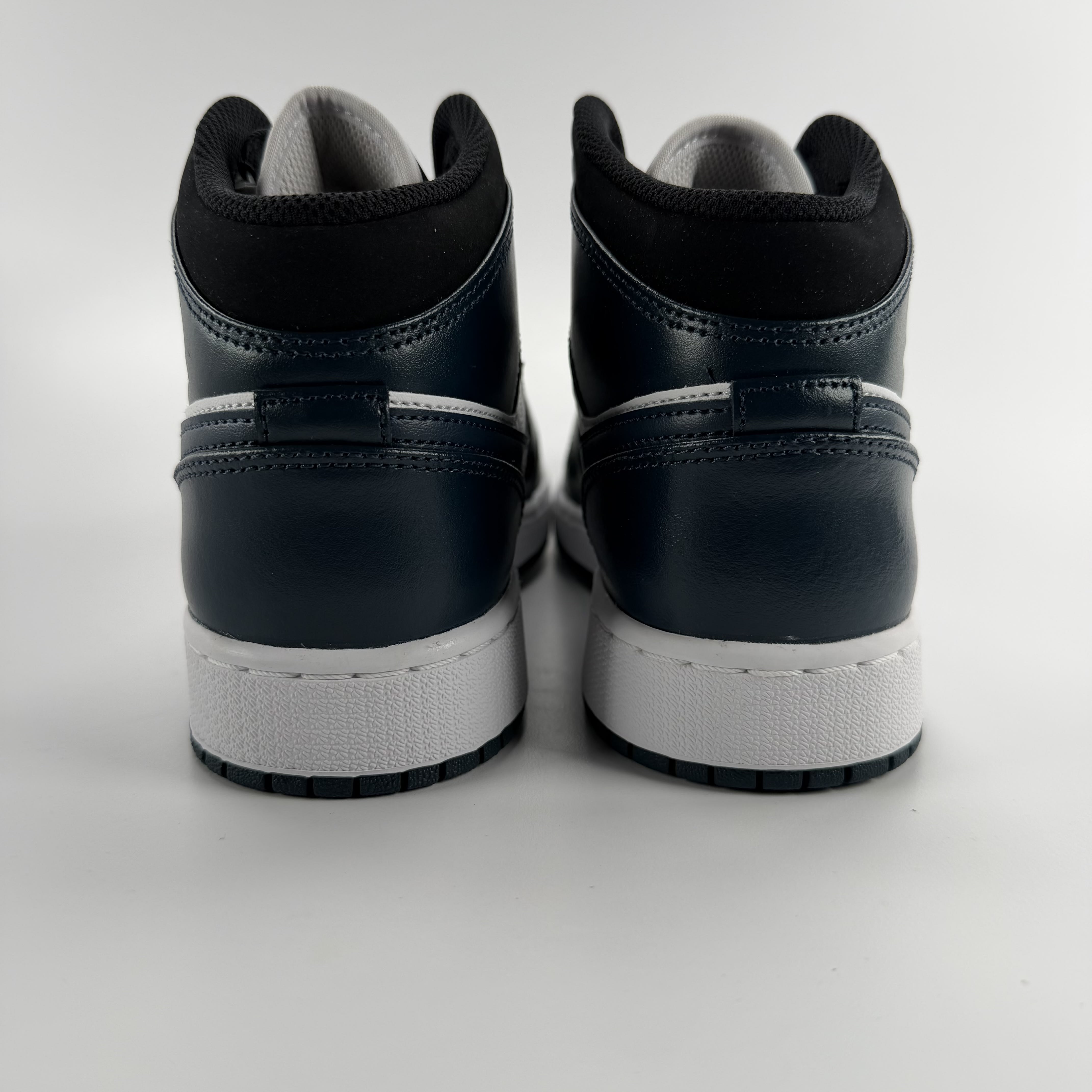281139 Jordan 1 Mid Armory Navy (GS)
