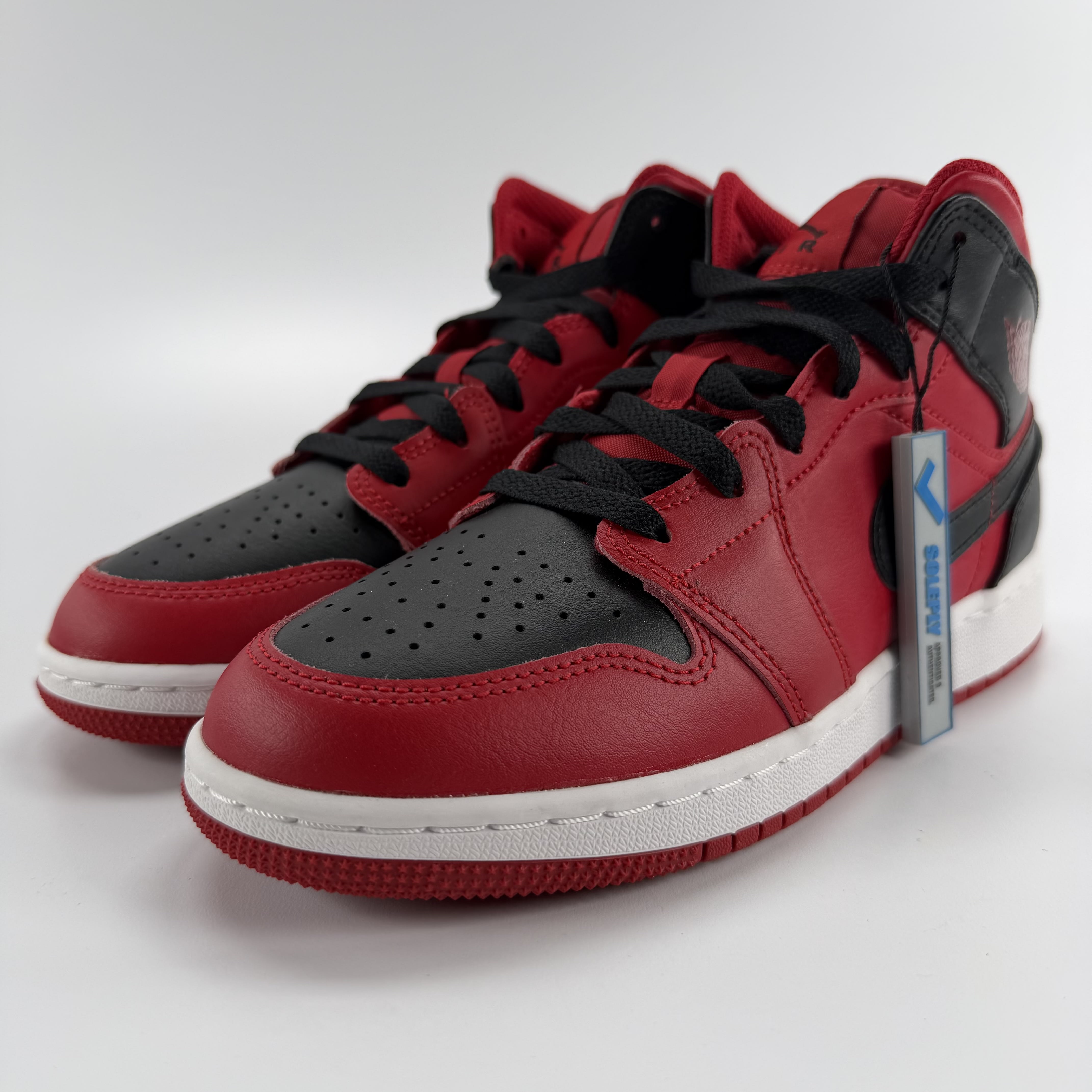 587541 Air Jordan 1 Mid GS 'Reverse Bred'