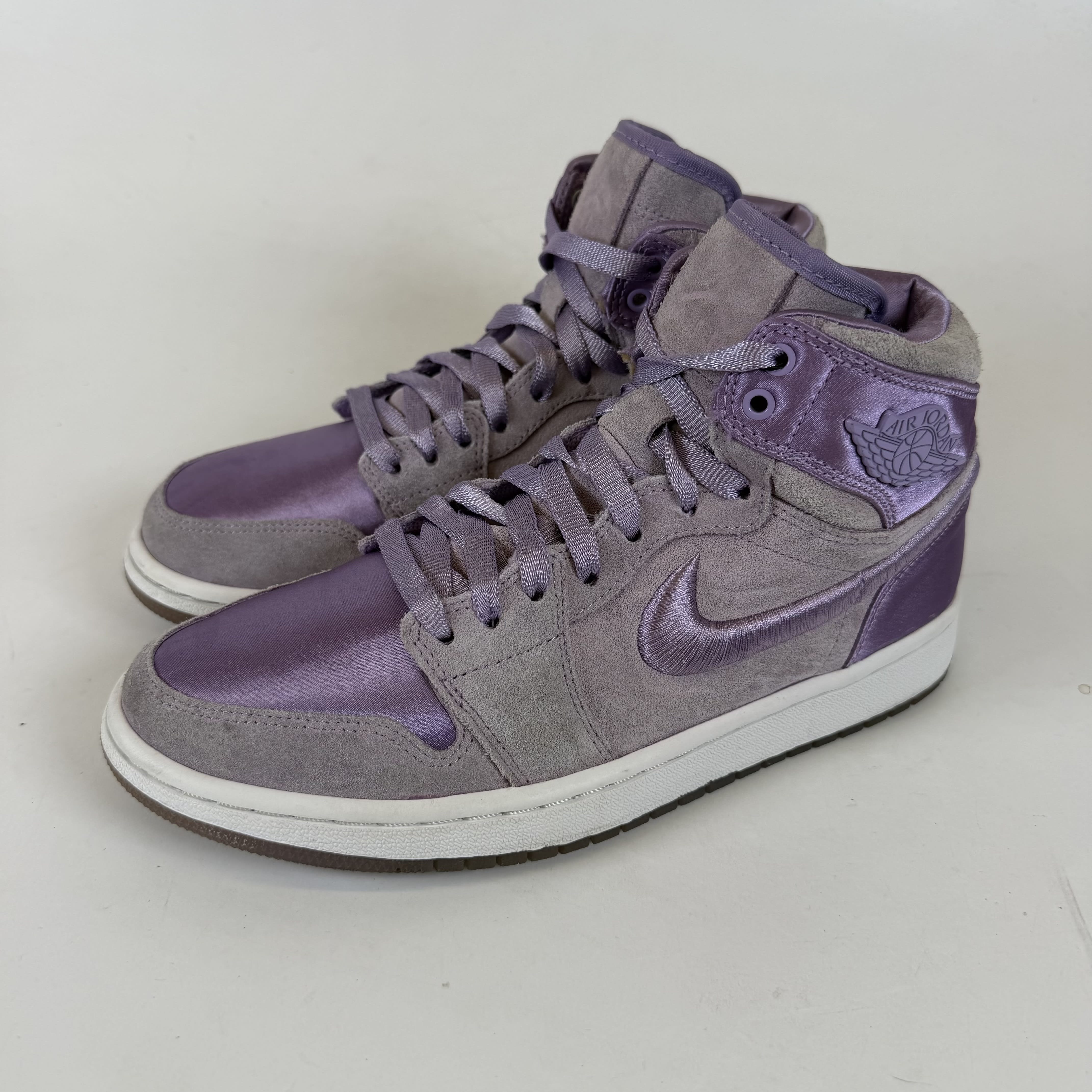 SP6360 Jordan 1 Retro High Season of Her Orchid Mist (Women's)