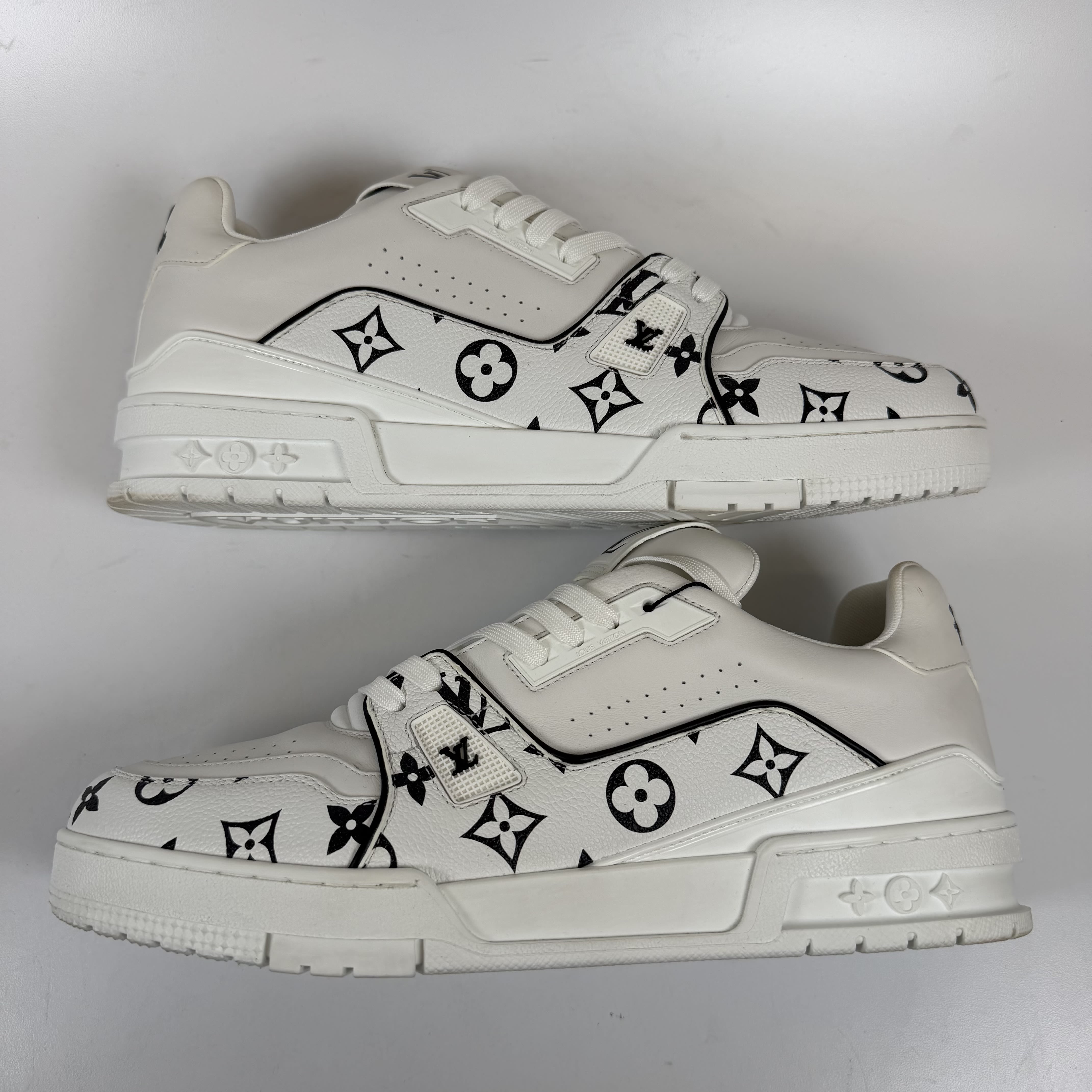 SP13570 Louis Vuitton Trainer White and Black