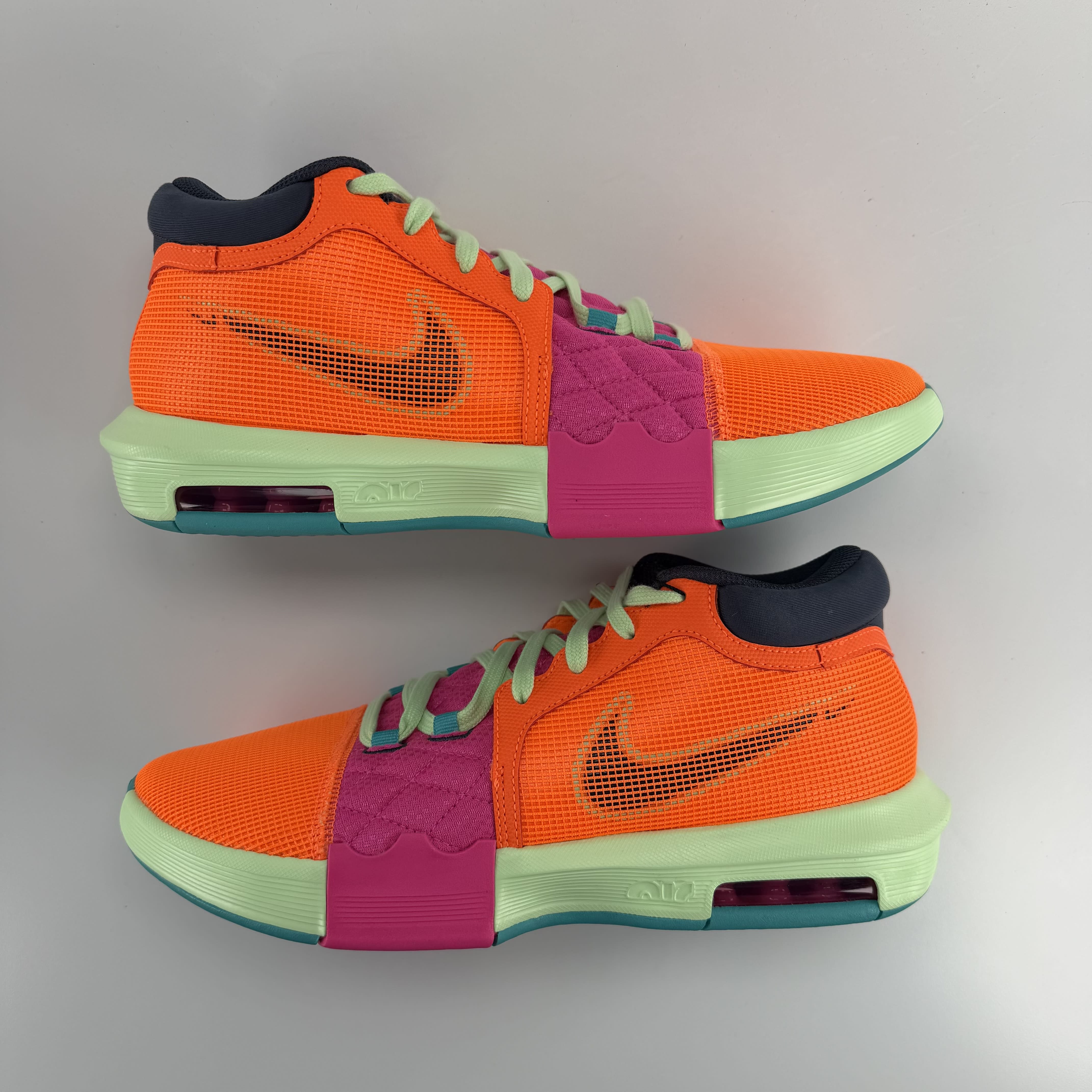 445845 Nike LeBron Witness 8 Total Orange Laser Fuchsia