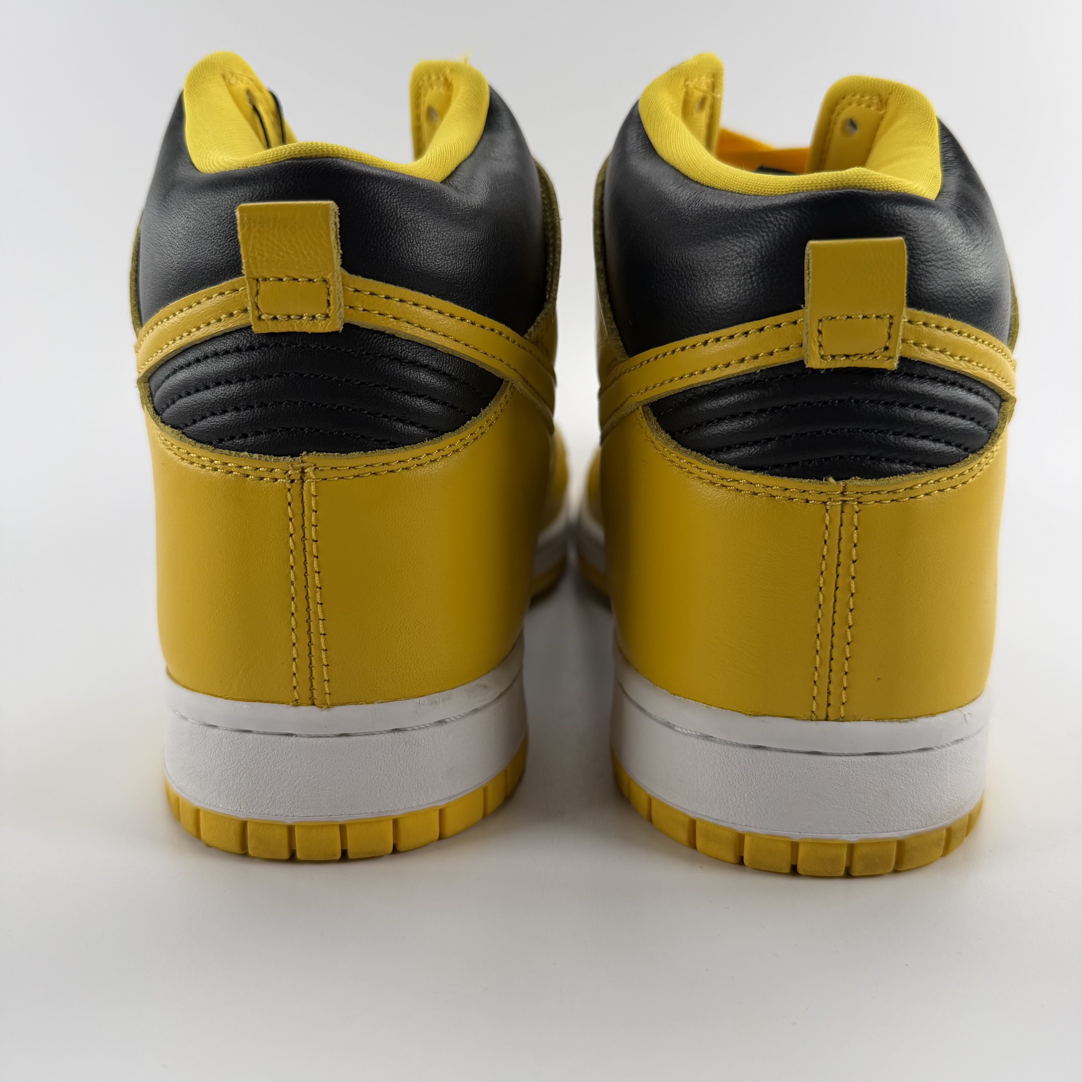 282655 Nike Dunk High Iowa (2020)