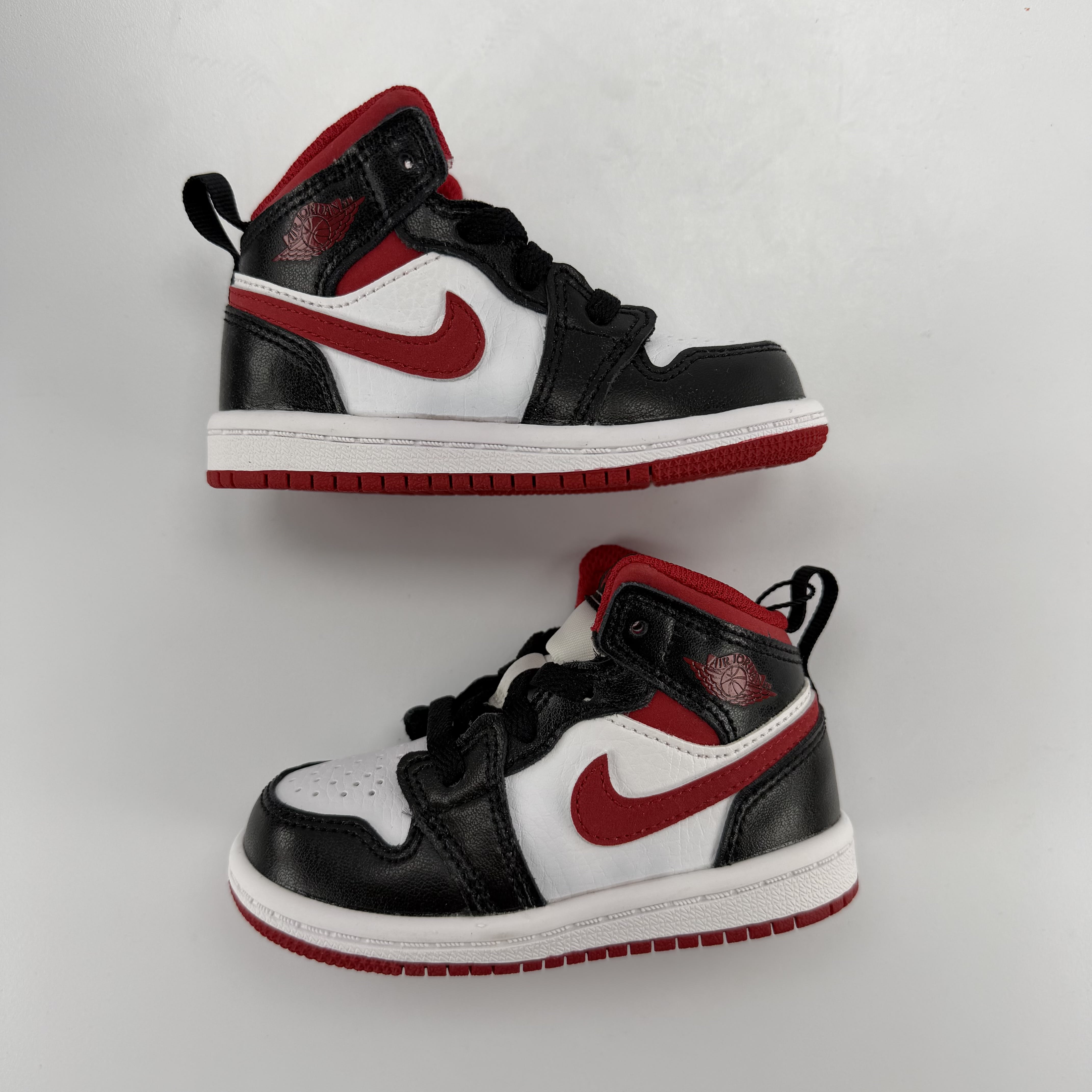 281795 Air Jordan 1 Mid TD 'Black Gym Red'