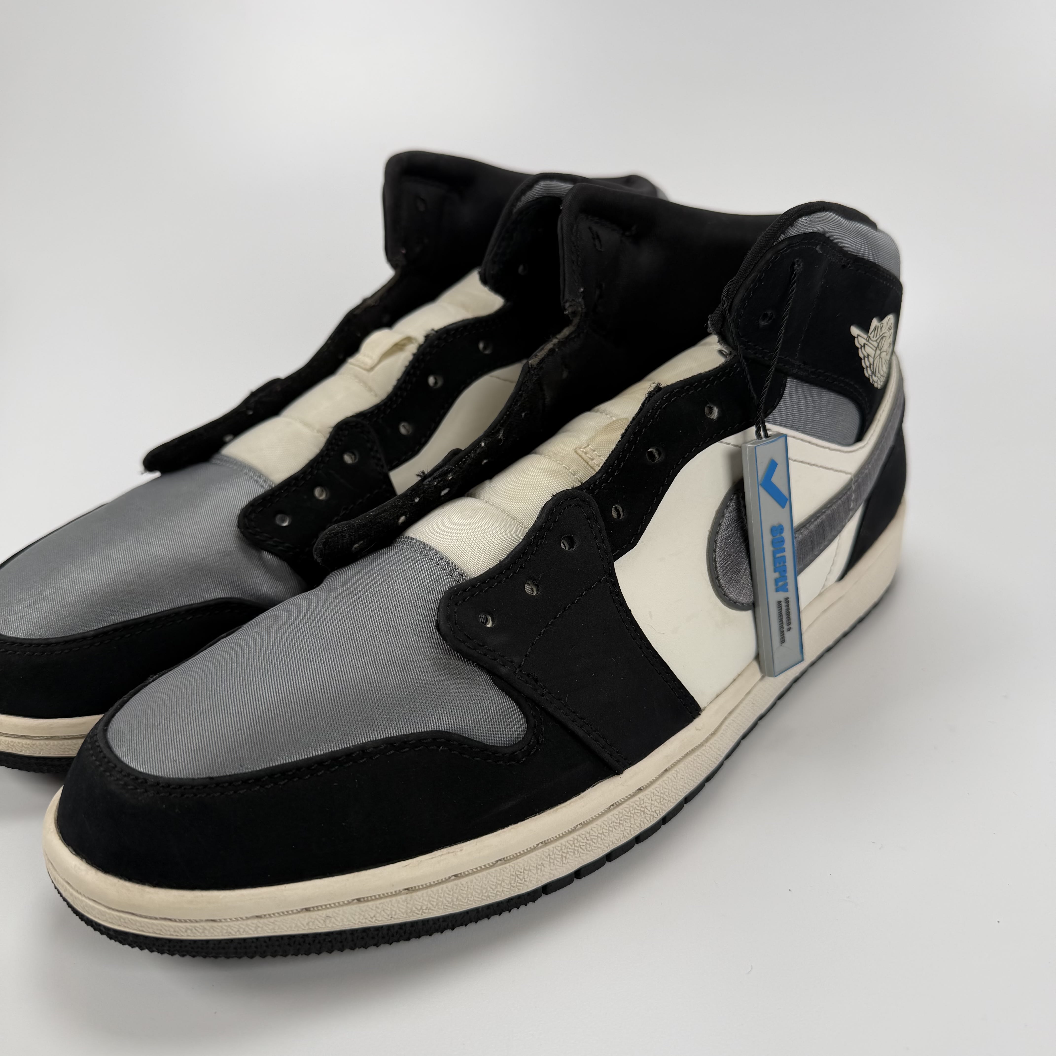 824749 Jordan 1 Mid Satin Grey Toe