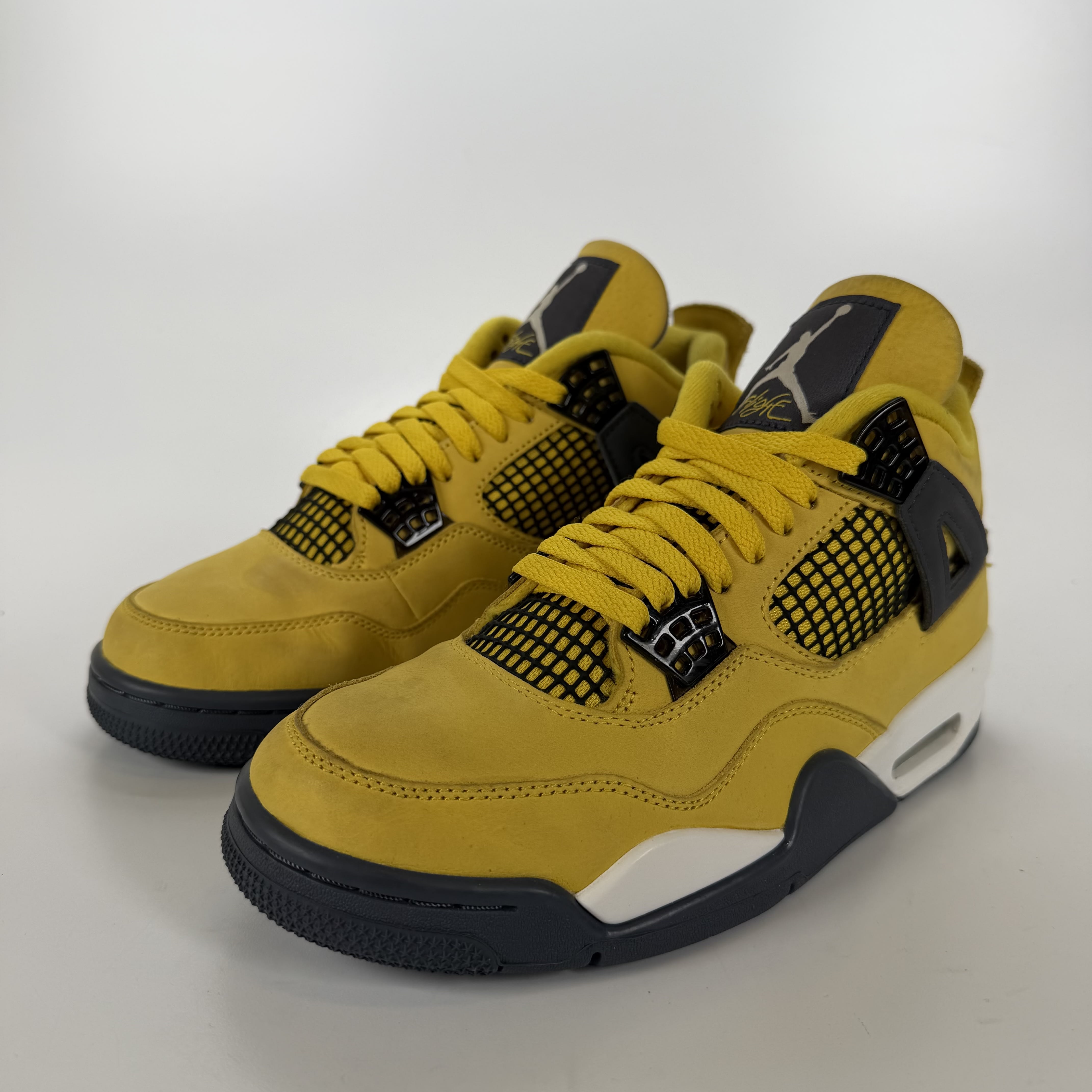 633826 Jordan 4 Retro Lightning (2021)