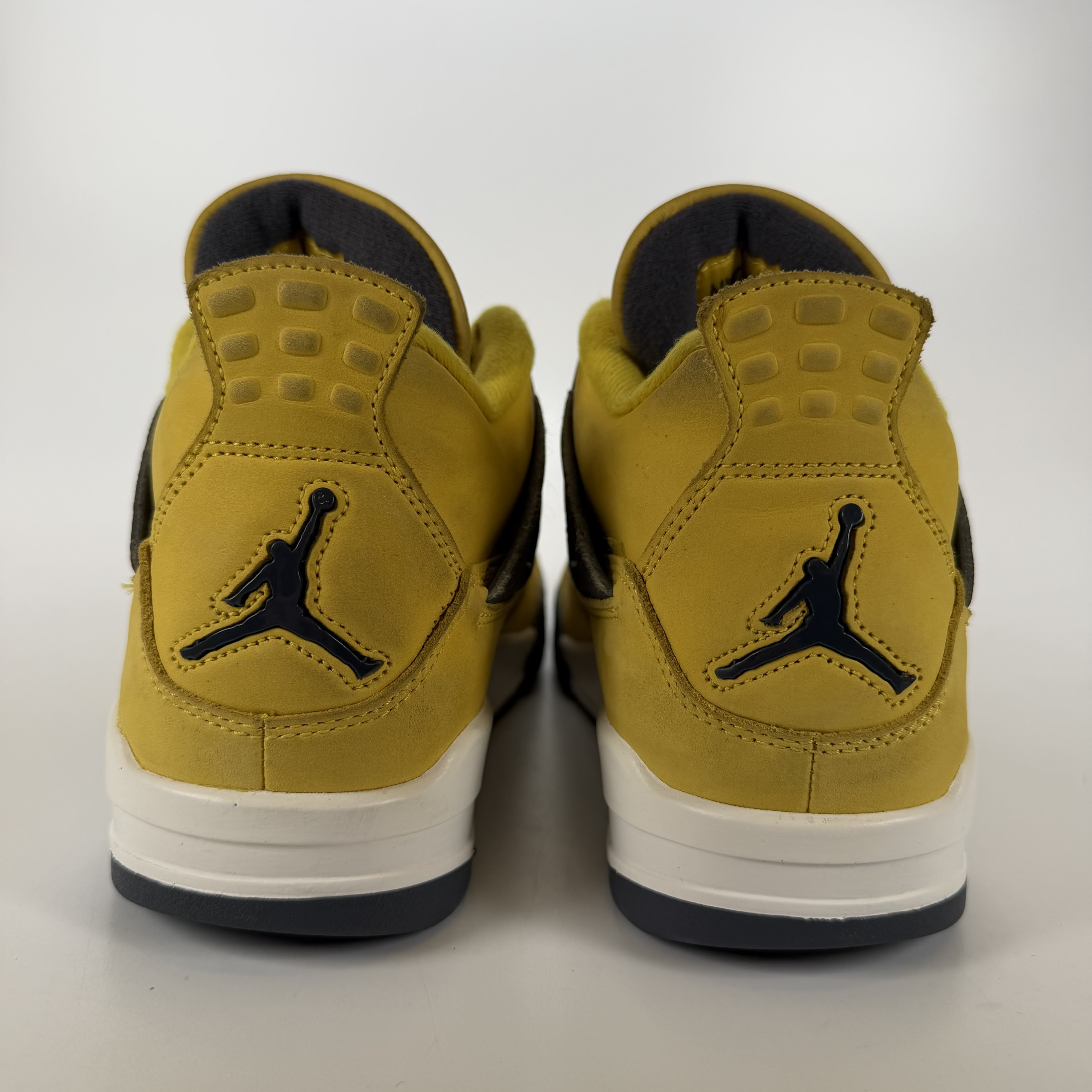 633826 Jordan 4 Retro Lightning (2021)