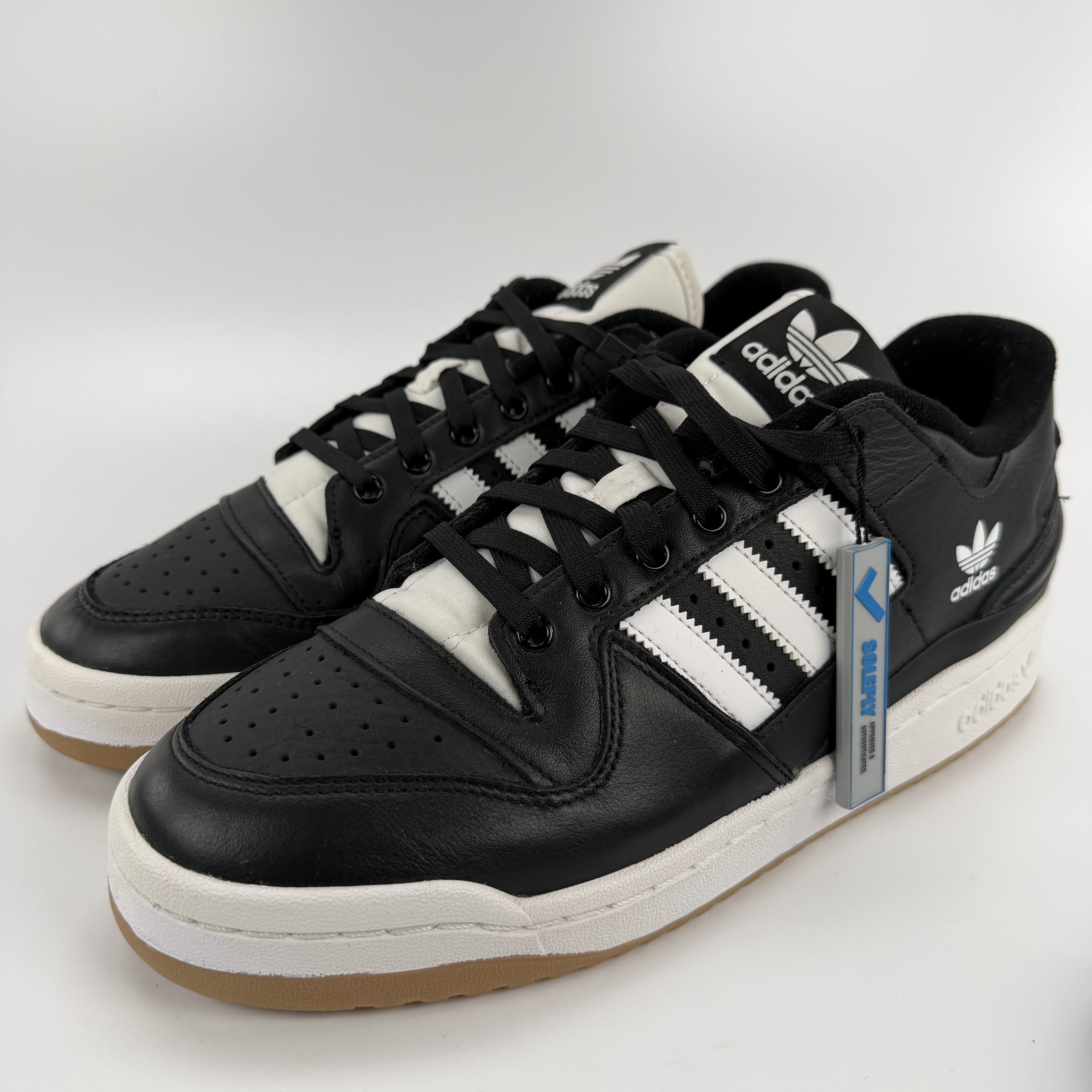 468565 adidas Forum 84 Low ADV Core Black Core White