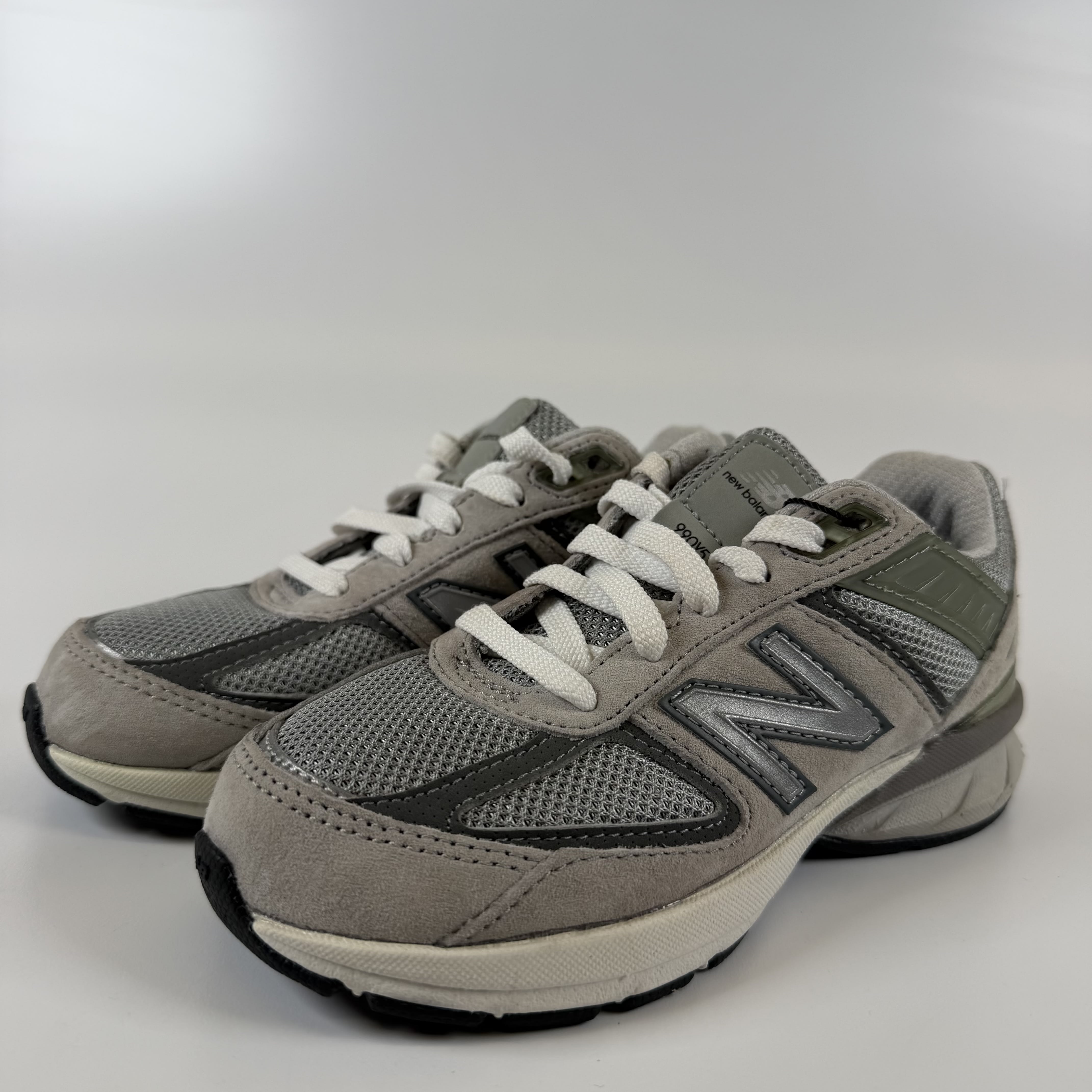 SP6409 New Balance 990v5 Grey (PS)