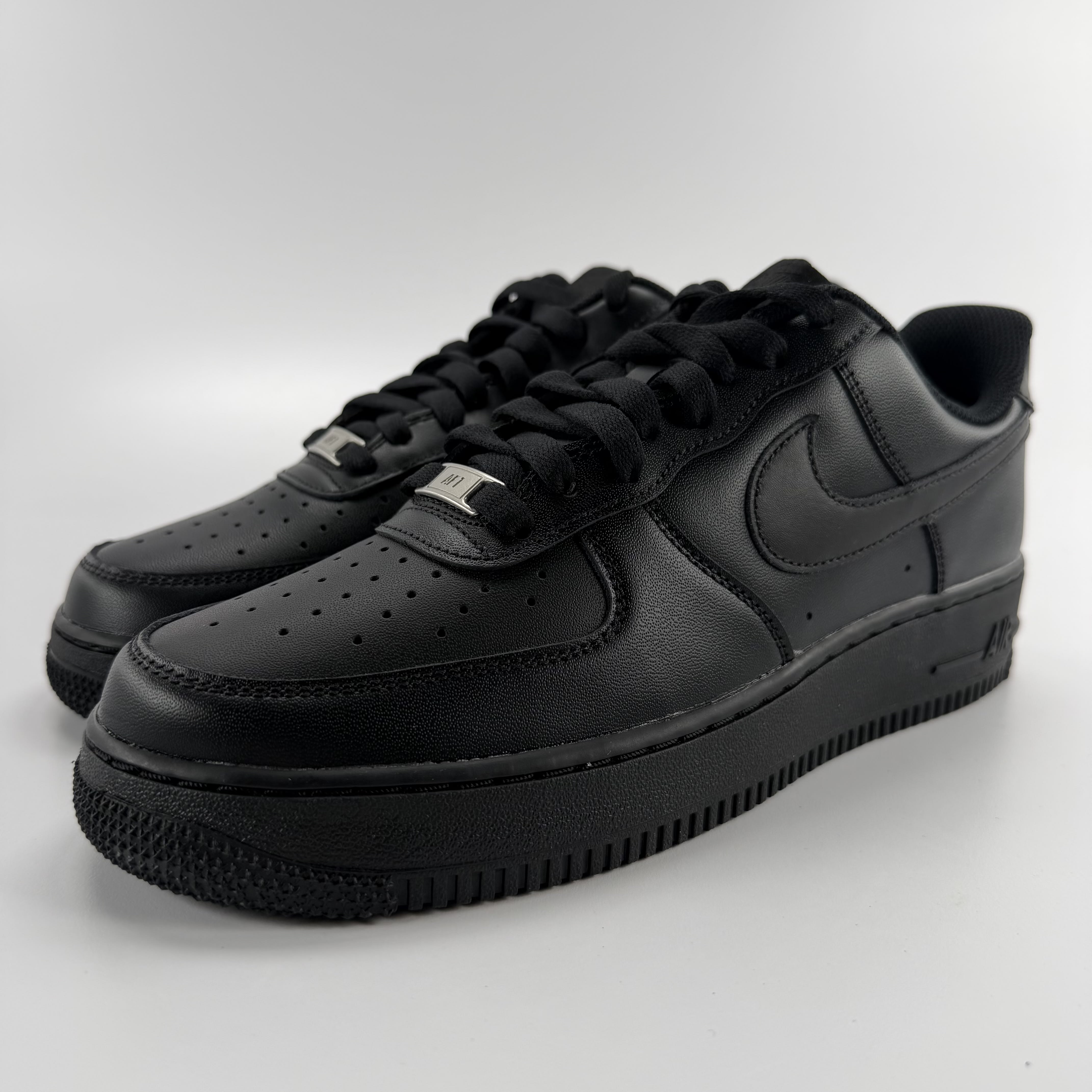 281704 Wmns Air Force 1 '07 'Black'