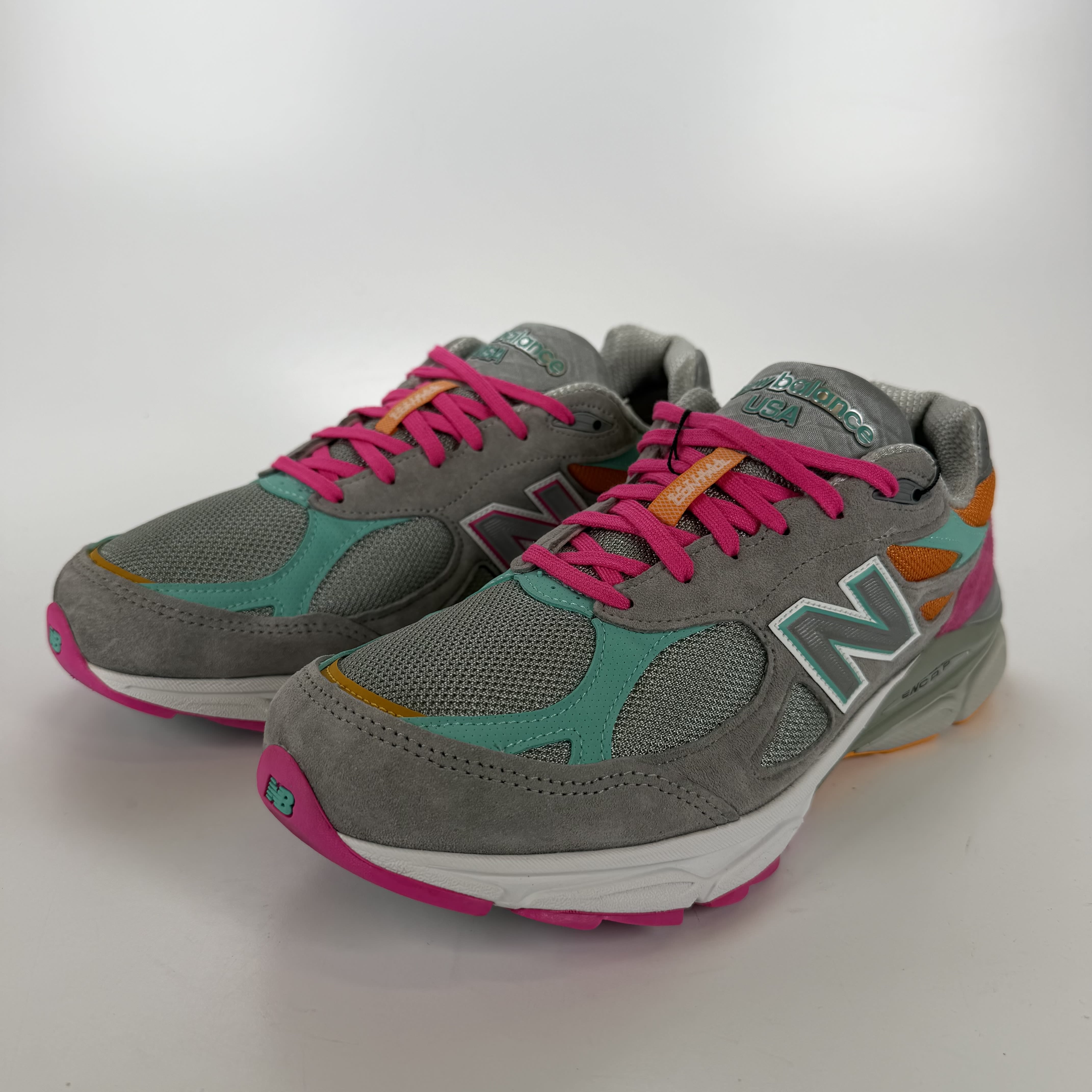 590667 New Balance 990v3 MiUSA DTLR Miami Drive