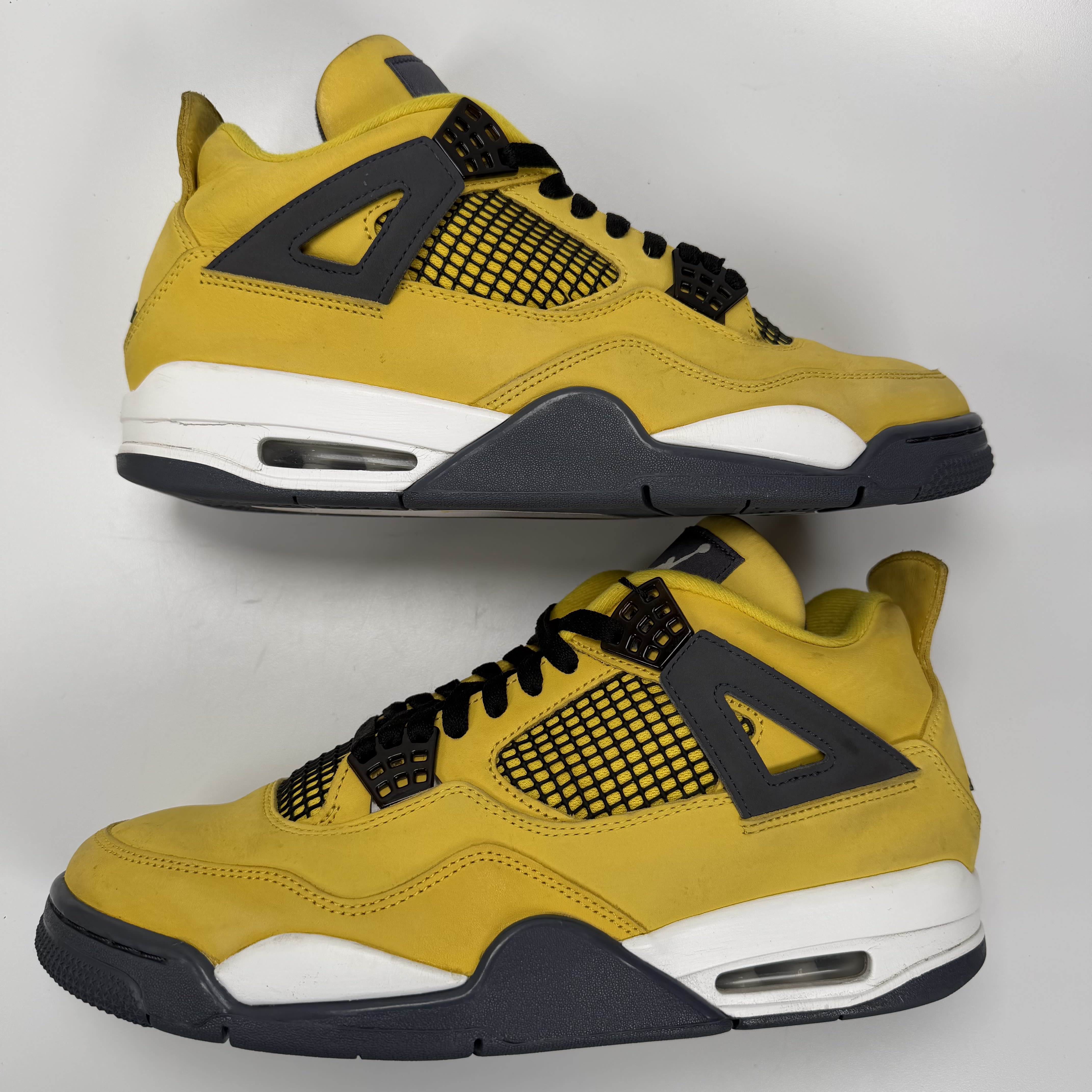 801000 Jordan 4 Retro Lightning (2021)