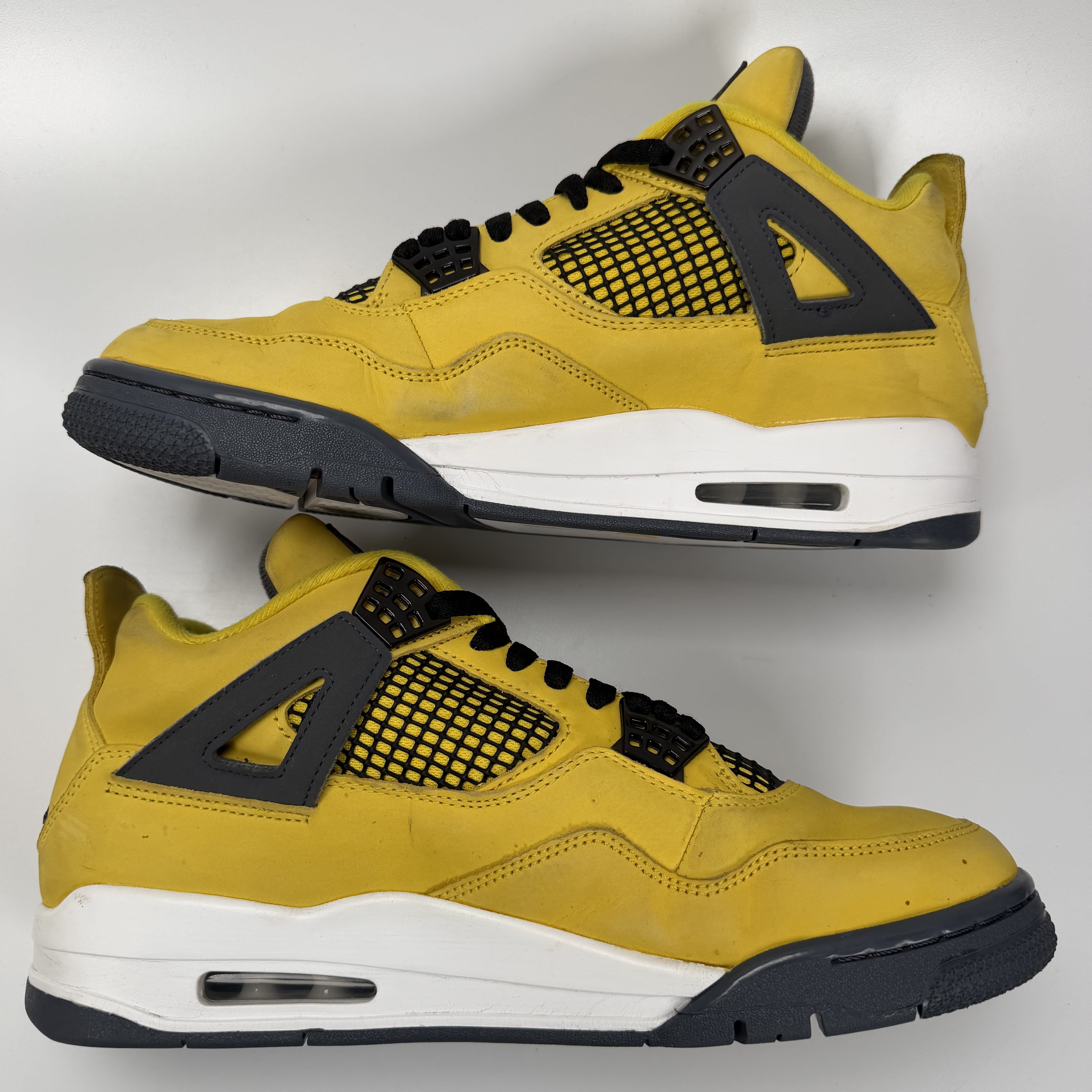 801000 Jordan 4 Retro Lightning (2021)