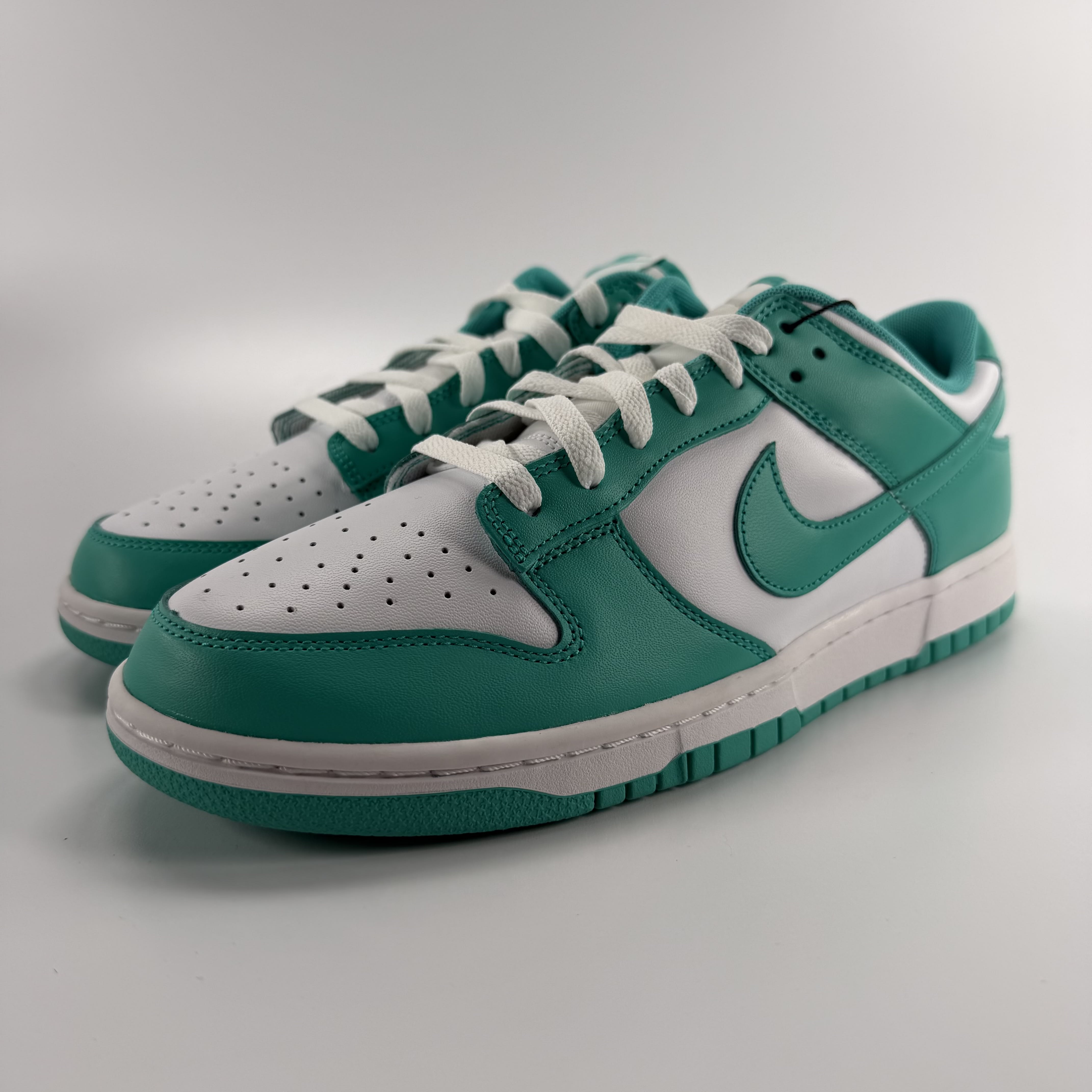 273285 Nike Dunk Low Clear Jade