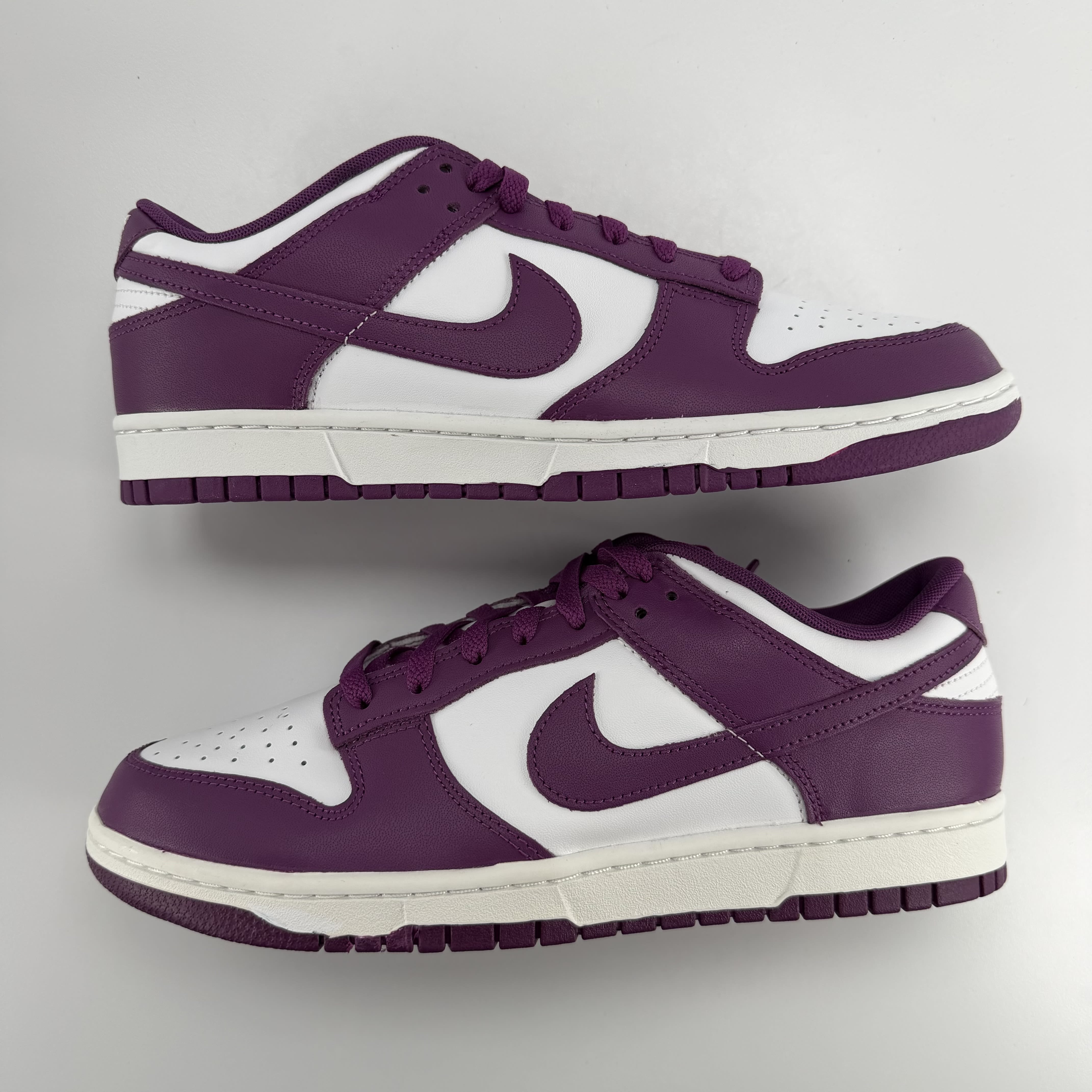 262592 Nike Dunk Low White Viotech