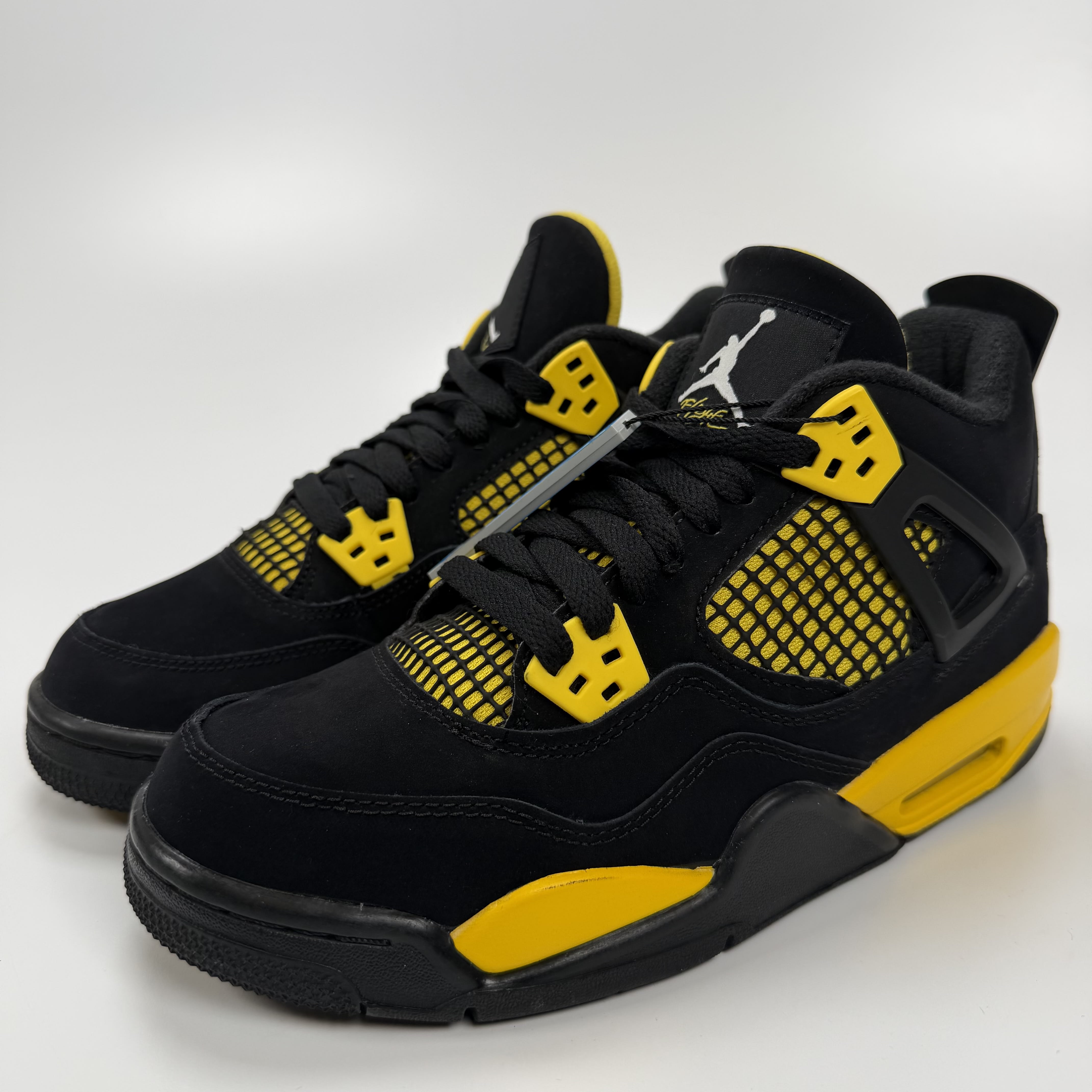 826704 Jordan 4 Retro Thunder (2023) (GS)
