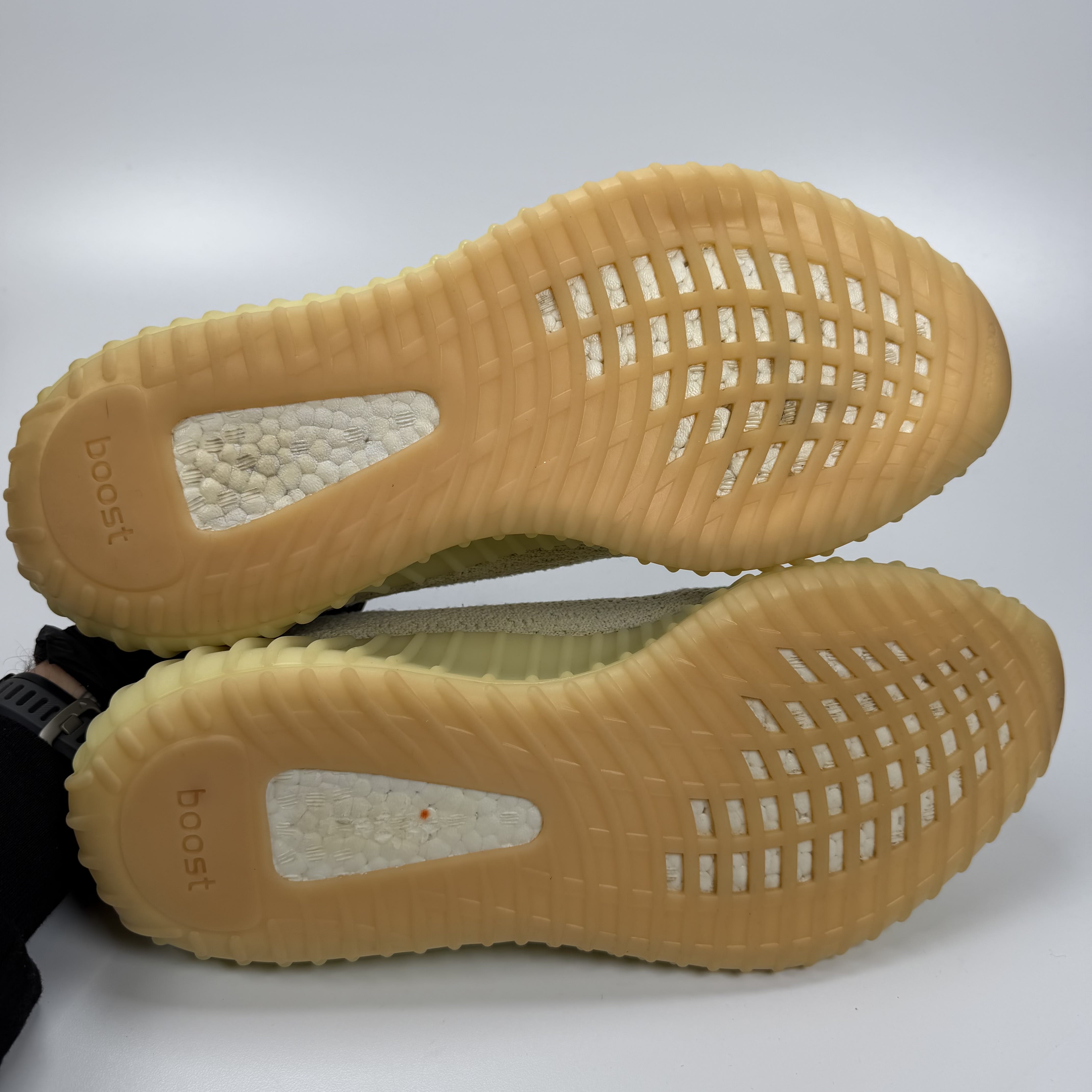 SP566 adidas Yeezy Boost 350 V2 Butter