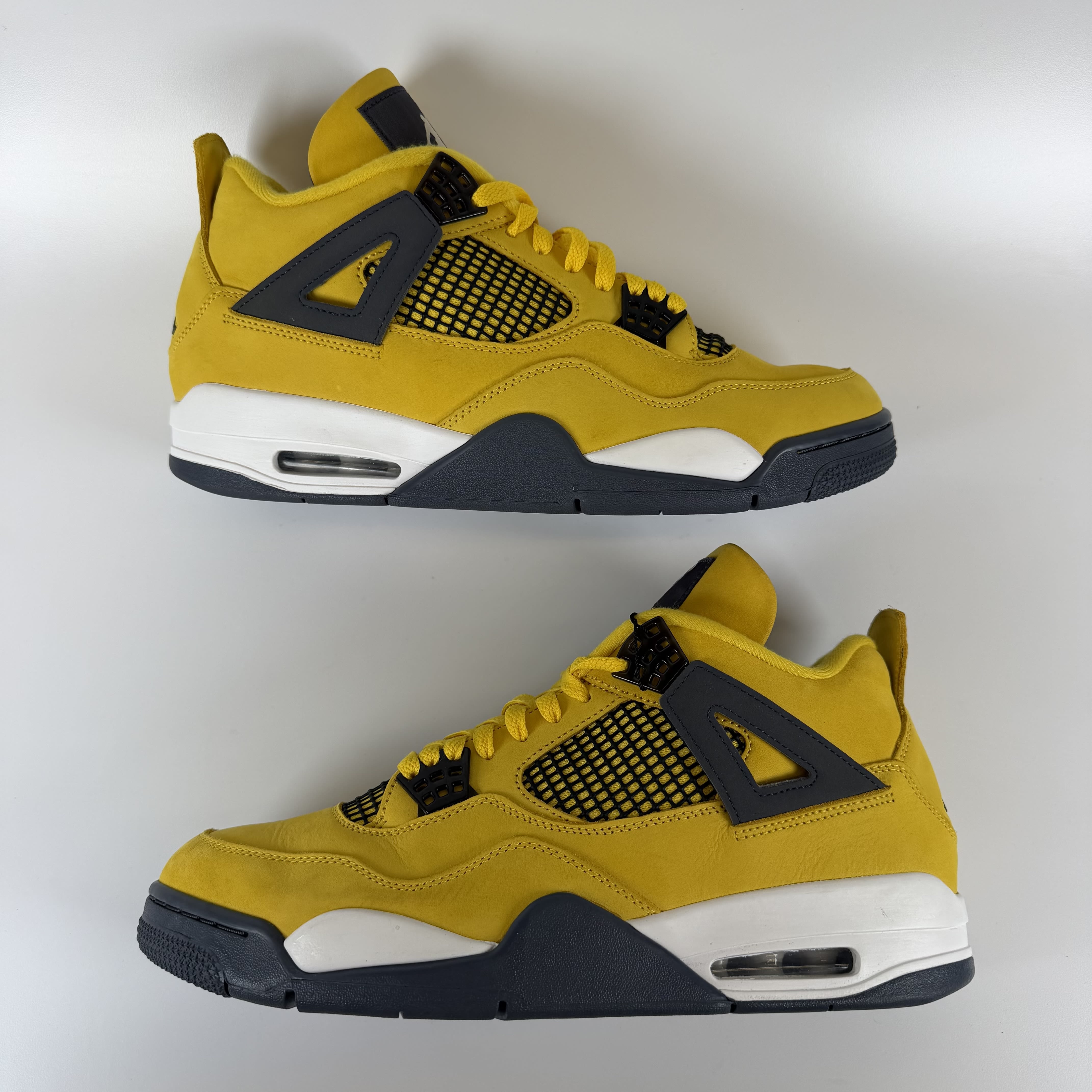SP6923 Jordan 4 Retro Lightning (2021)