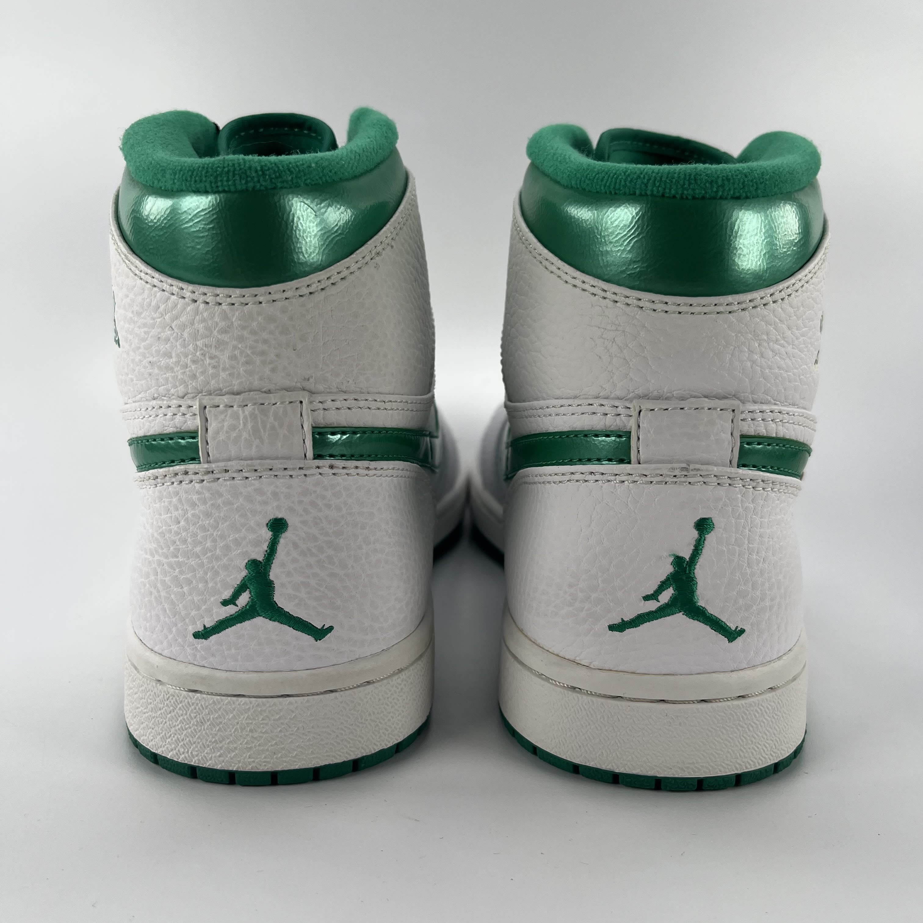 282359 Air Jordan 1 Retro High 'Do The Right Thing'