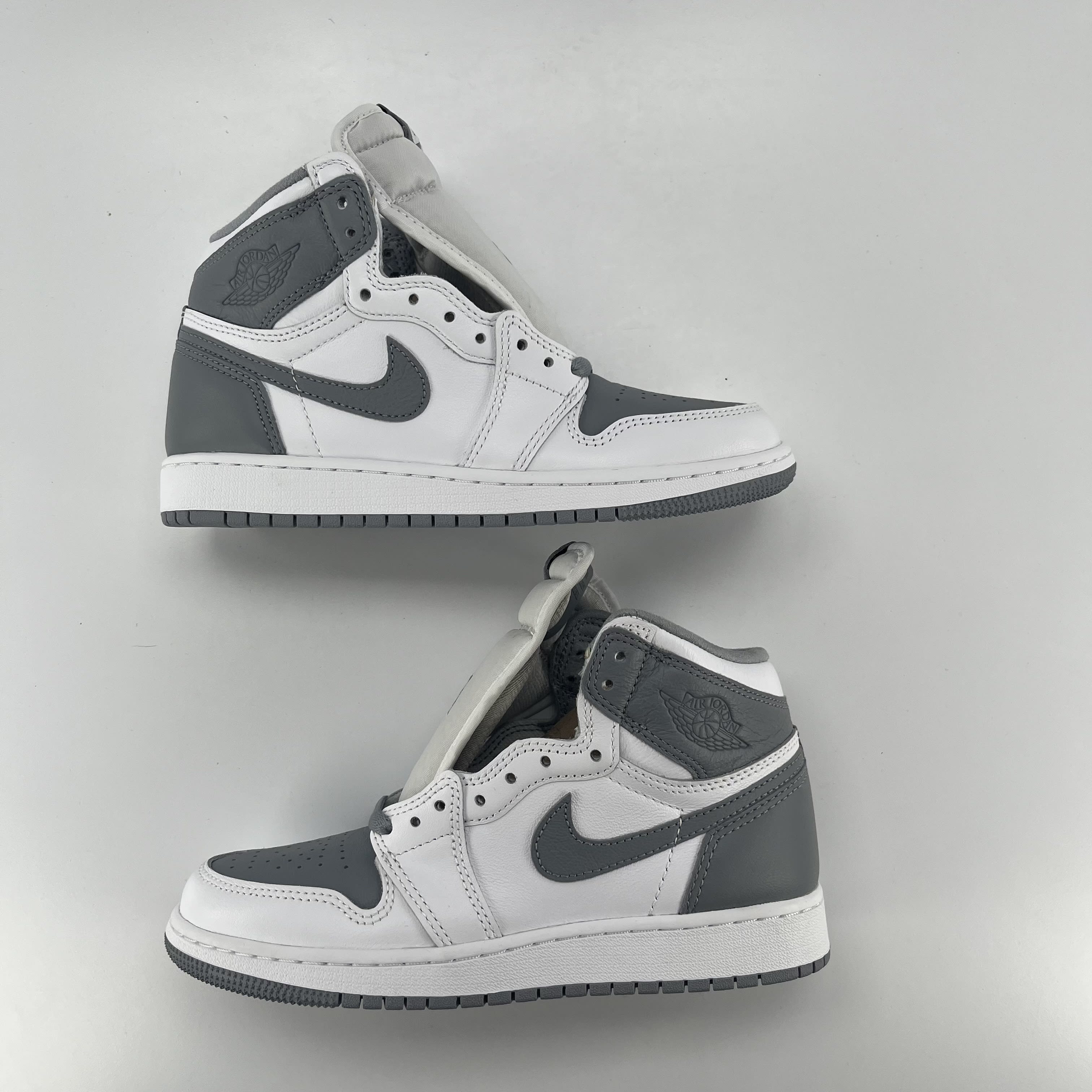 281927 Air Jordan 1 Retro High OG GS 'Stealth'