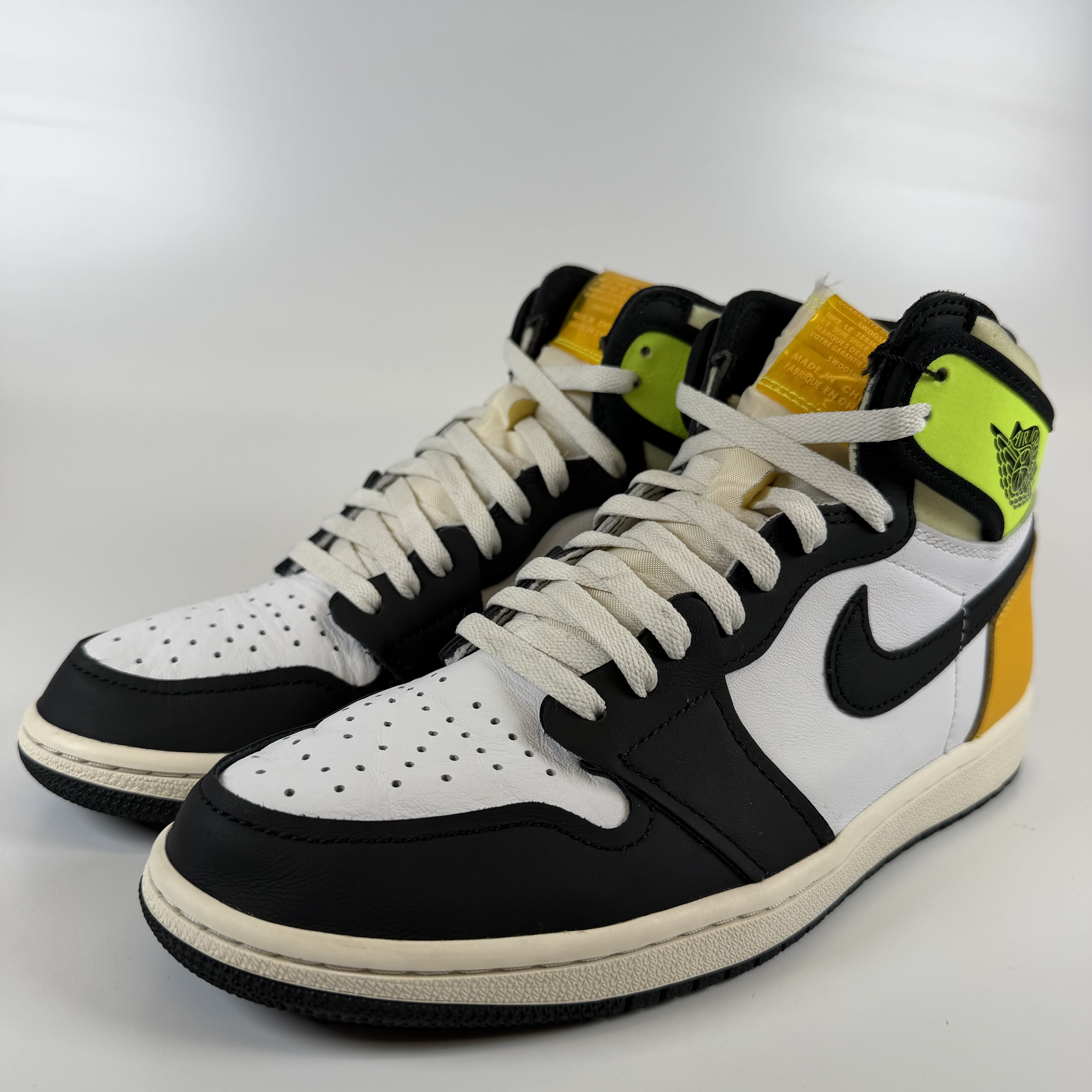 SP7035 Jordan 1 Retro High White Black Volt University Gold