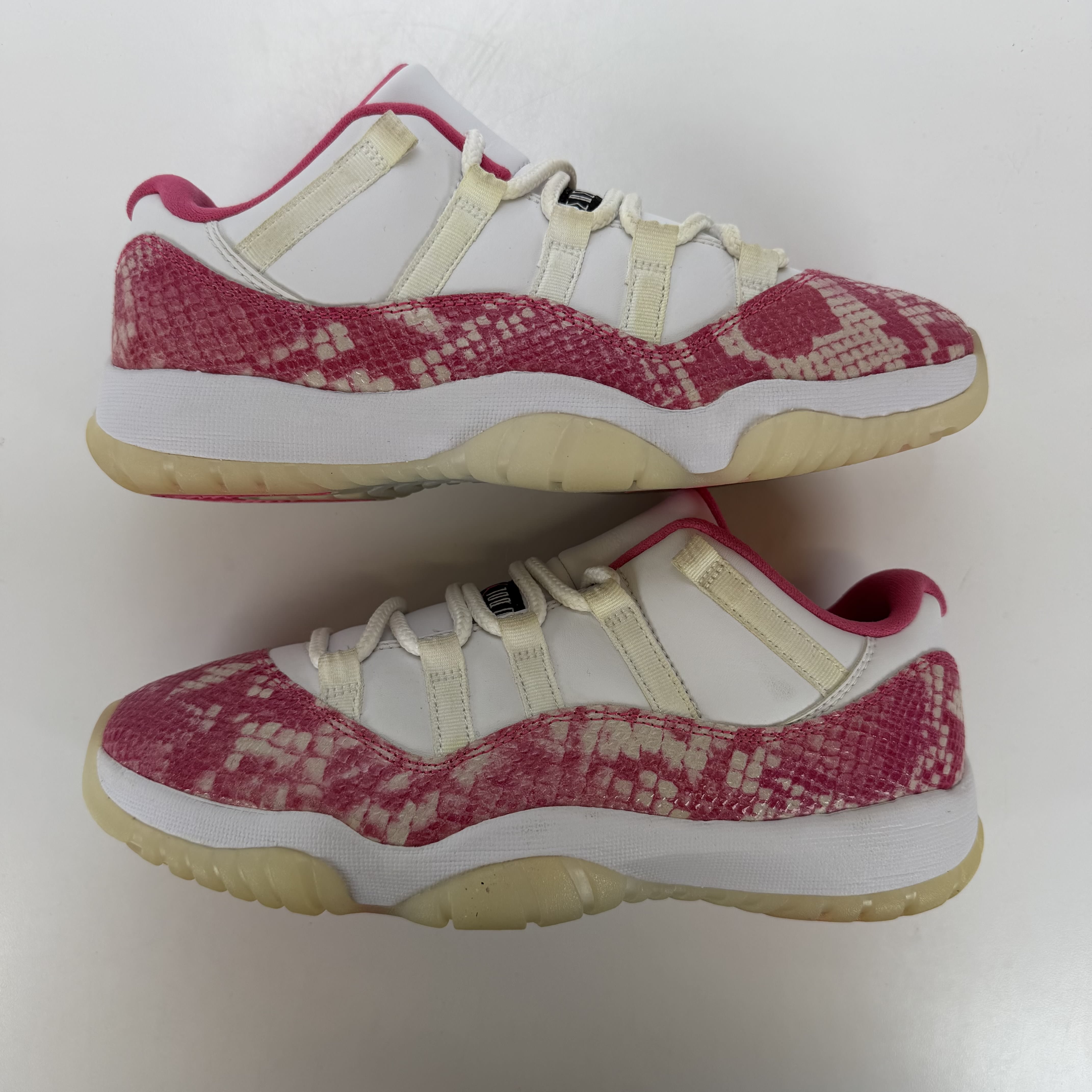 387450 Jordan 11 Retro Low Pink Snakeskin (2019) (Women's)