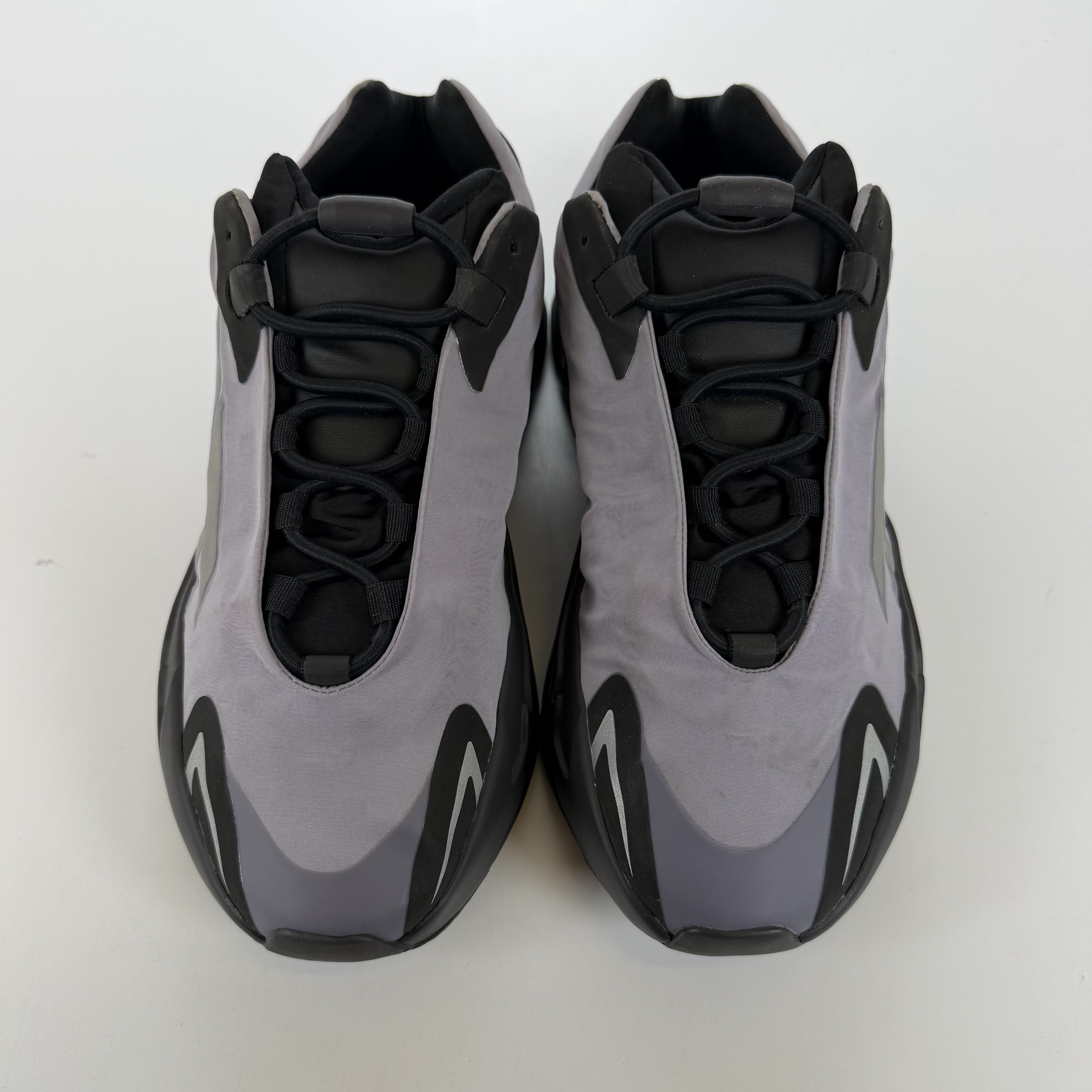 351835 Yeezy Boost 700 MNVN 'Geode'