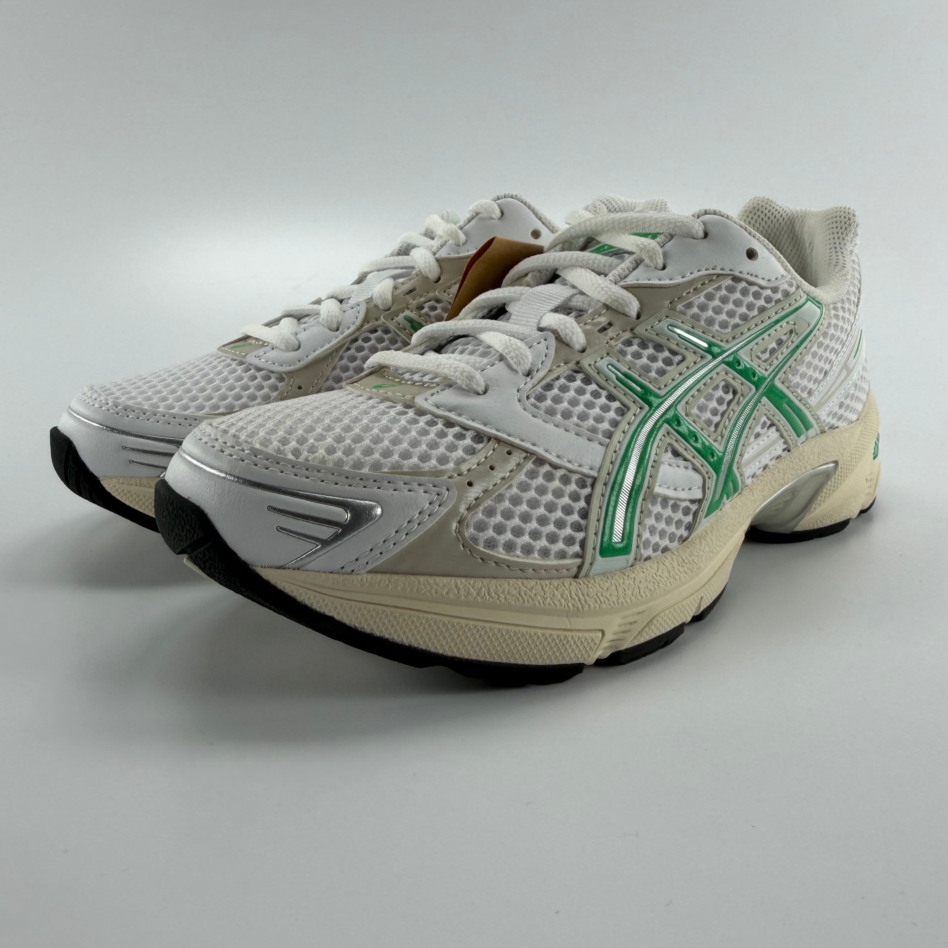 459674 ASICS Gel-1130 White Malachite Green Off White Midsole (Women's)