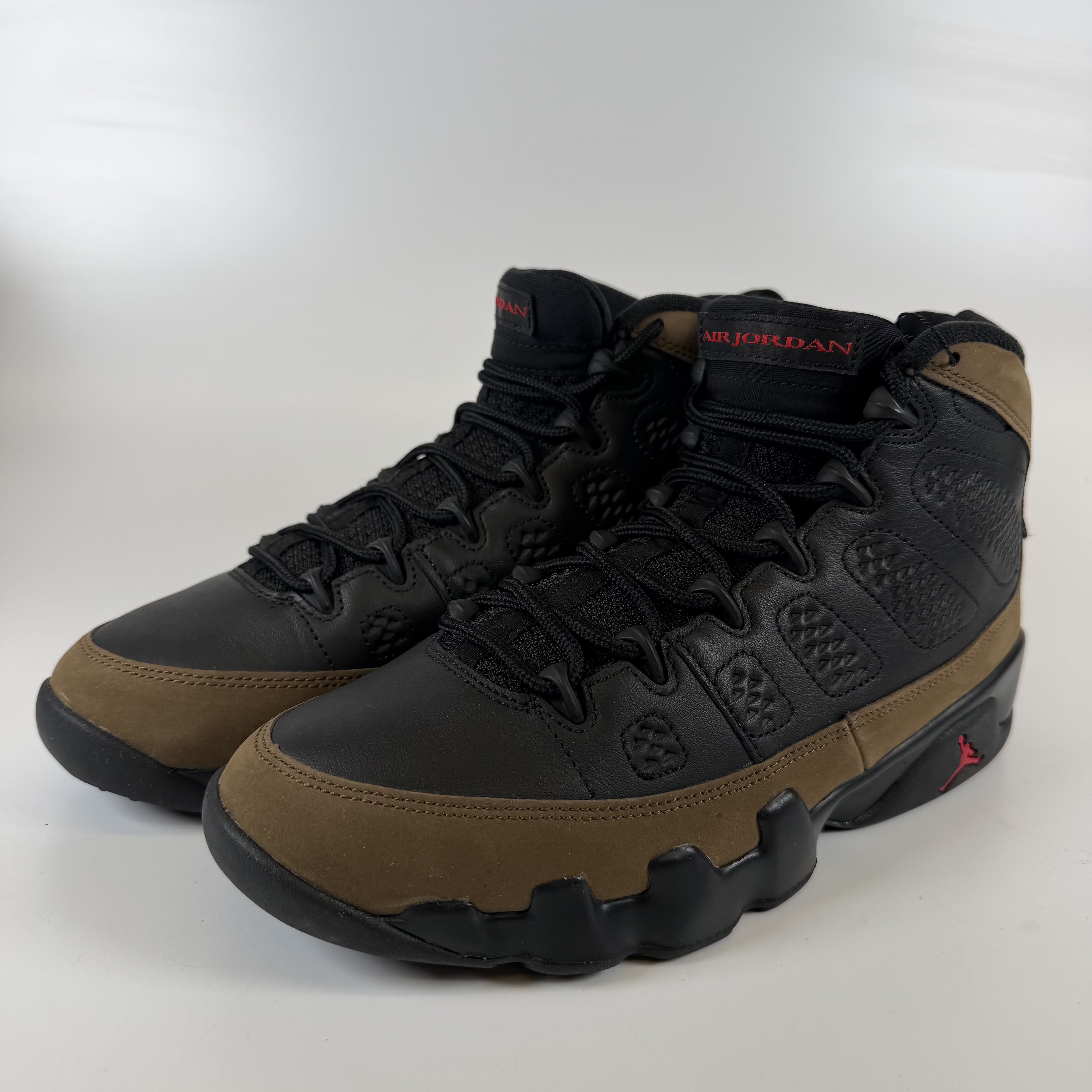 737353 Jordan 9 Retro Olive (2024)