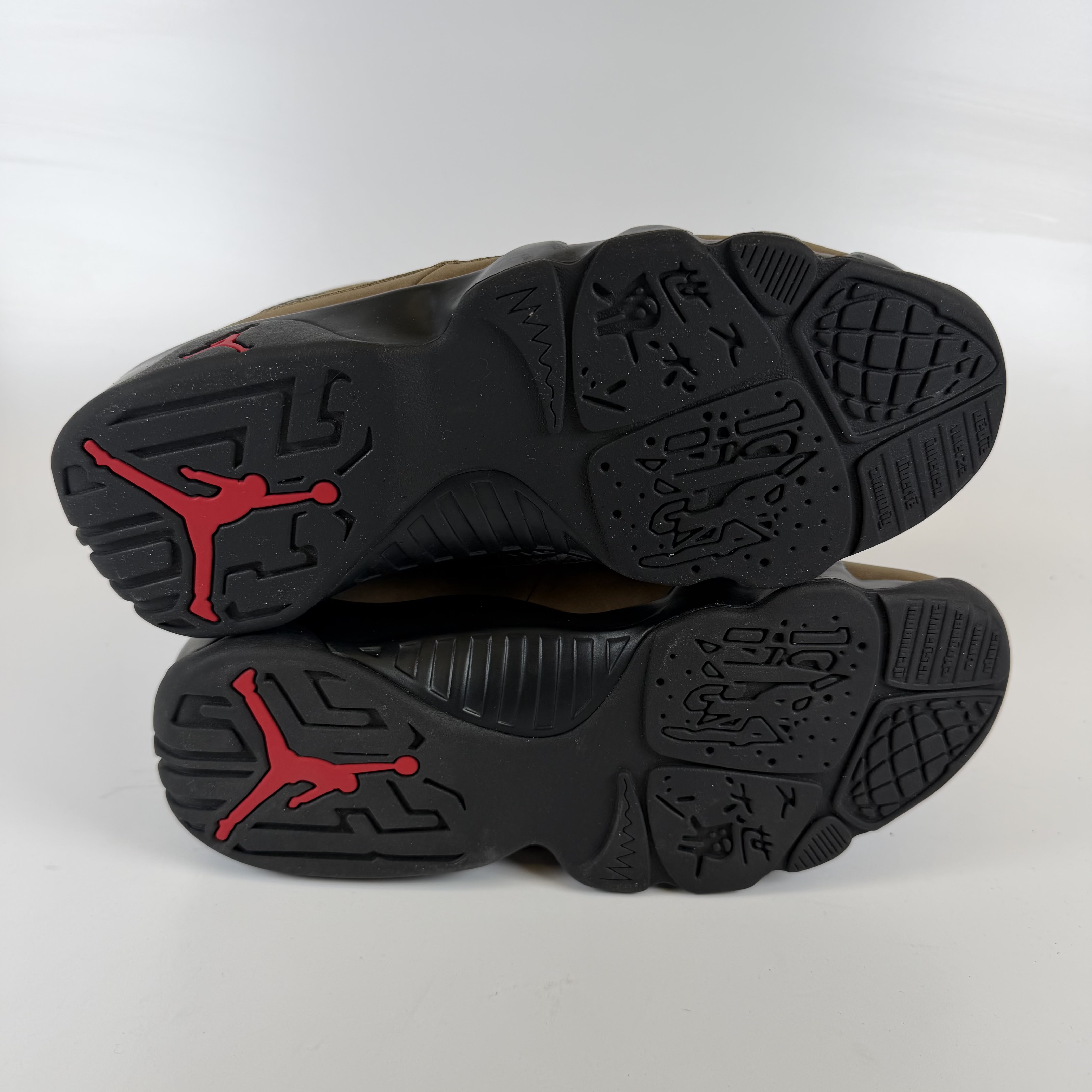 737353 Jordan 9 Retro Olive (2024)