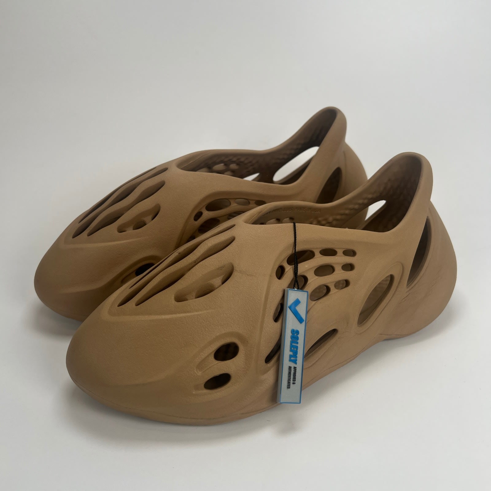 SP2122 adidas Yeezy Foam RNNR Ochre